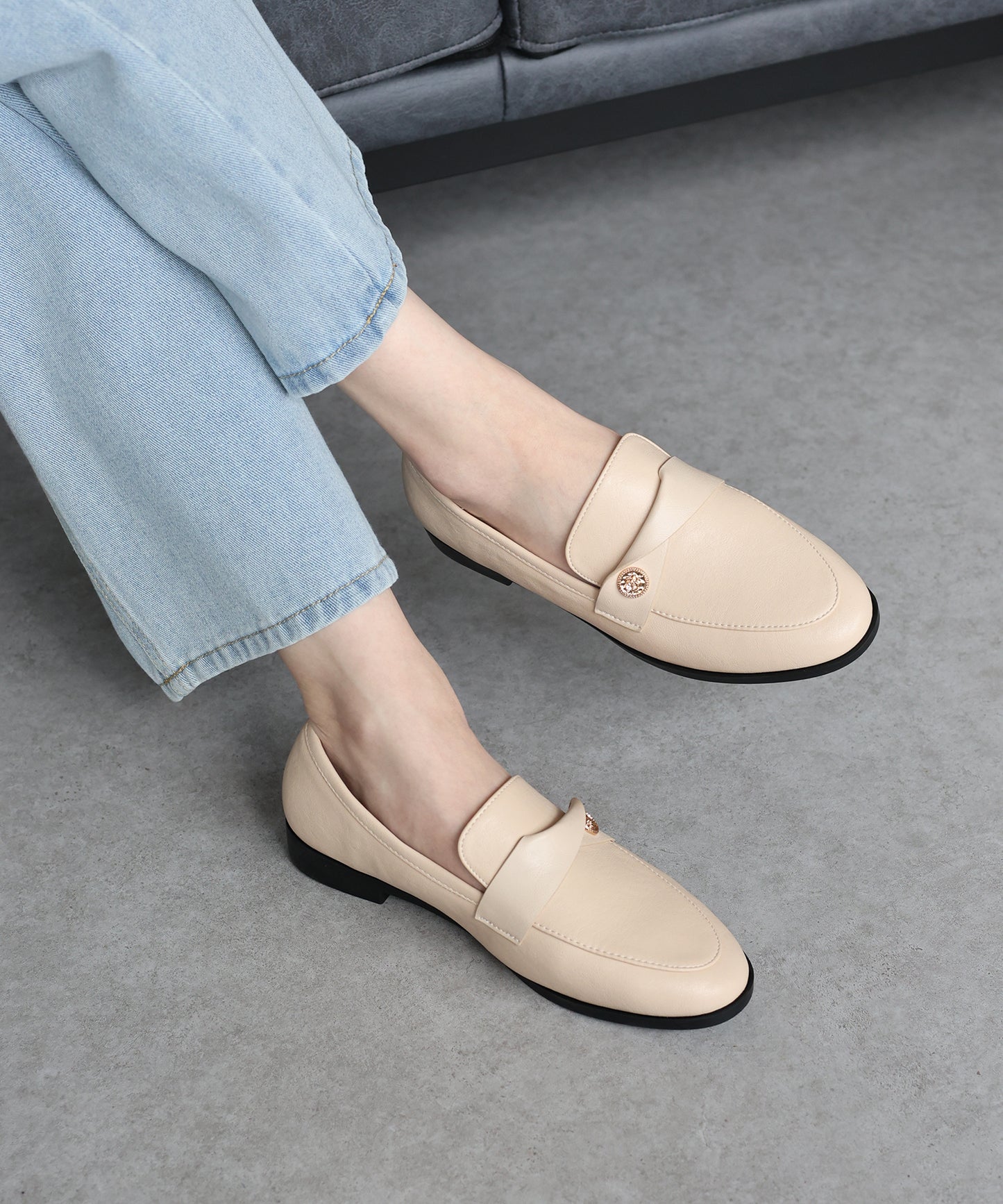 【早割5％OFF】ゴールドモチーフローファー