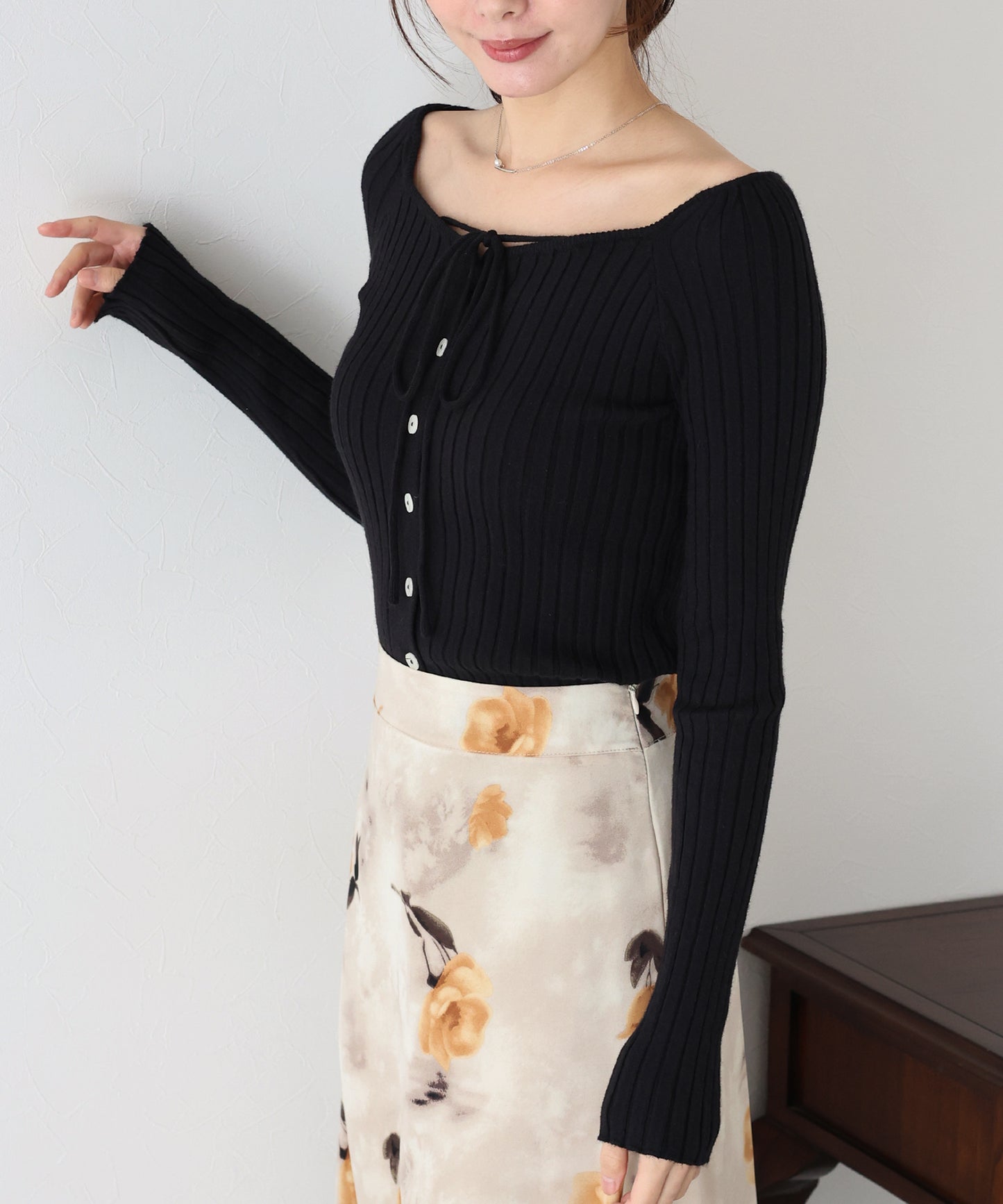 リボンチョーカーリブニット