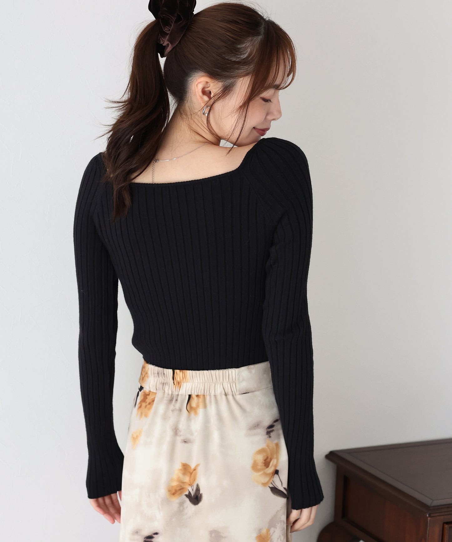 リボンチョーカーリブニット