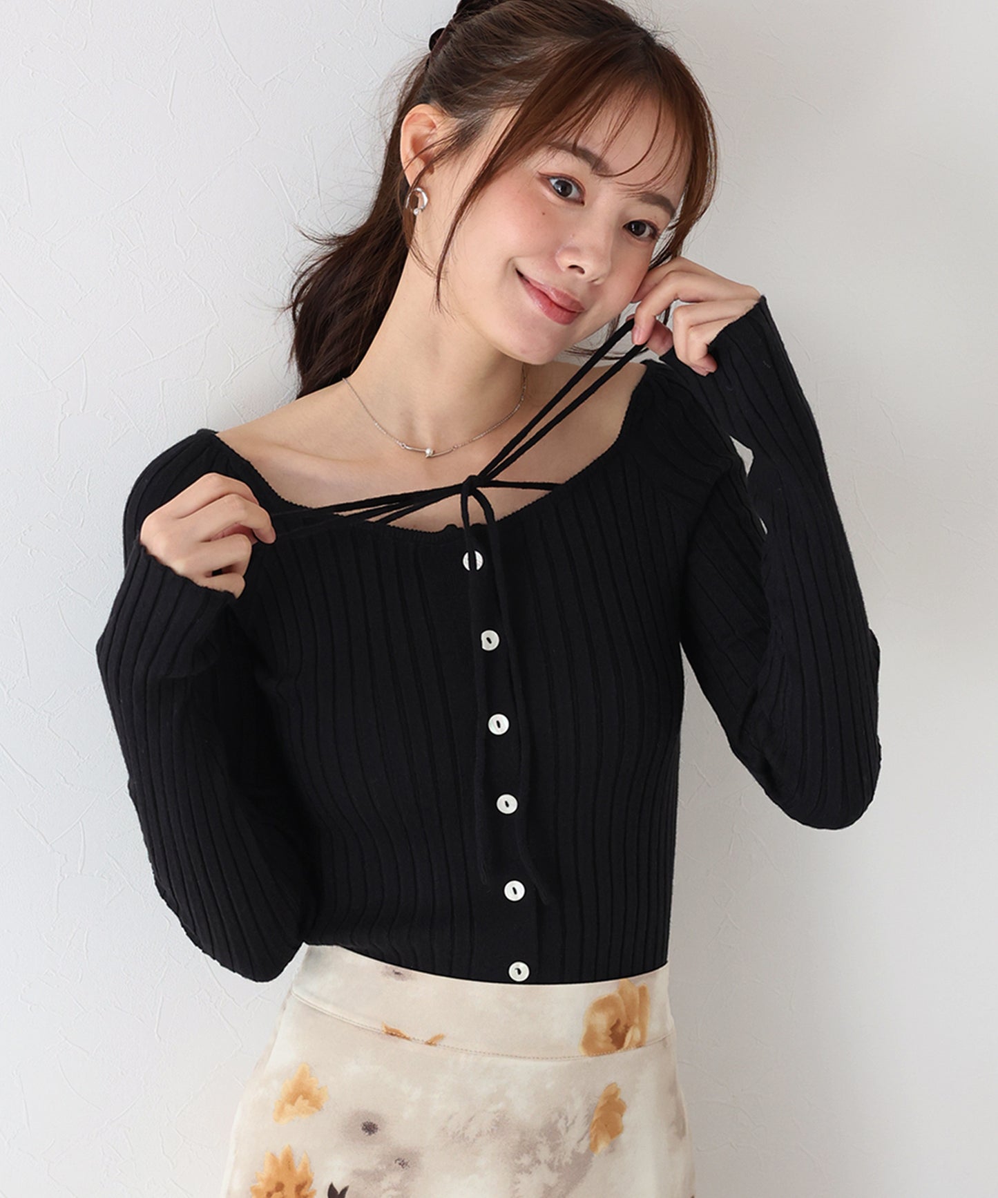 リボンチョーカーリブニット