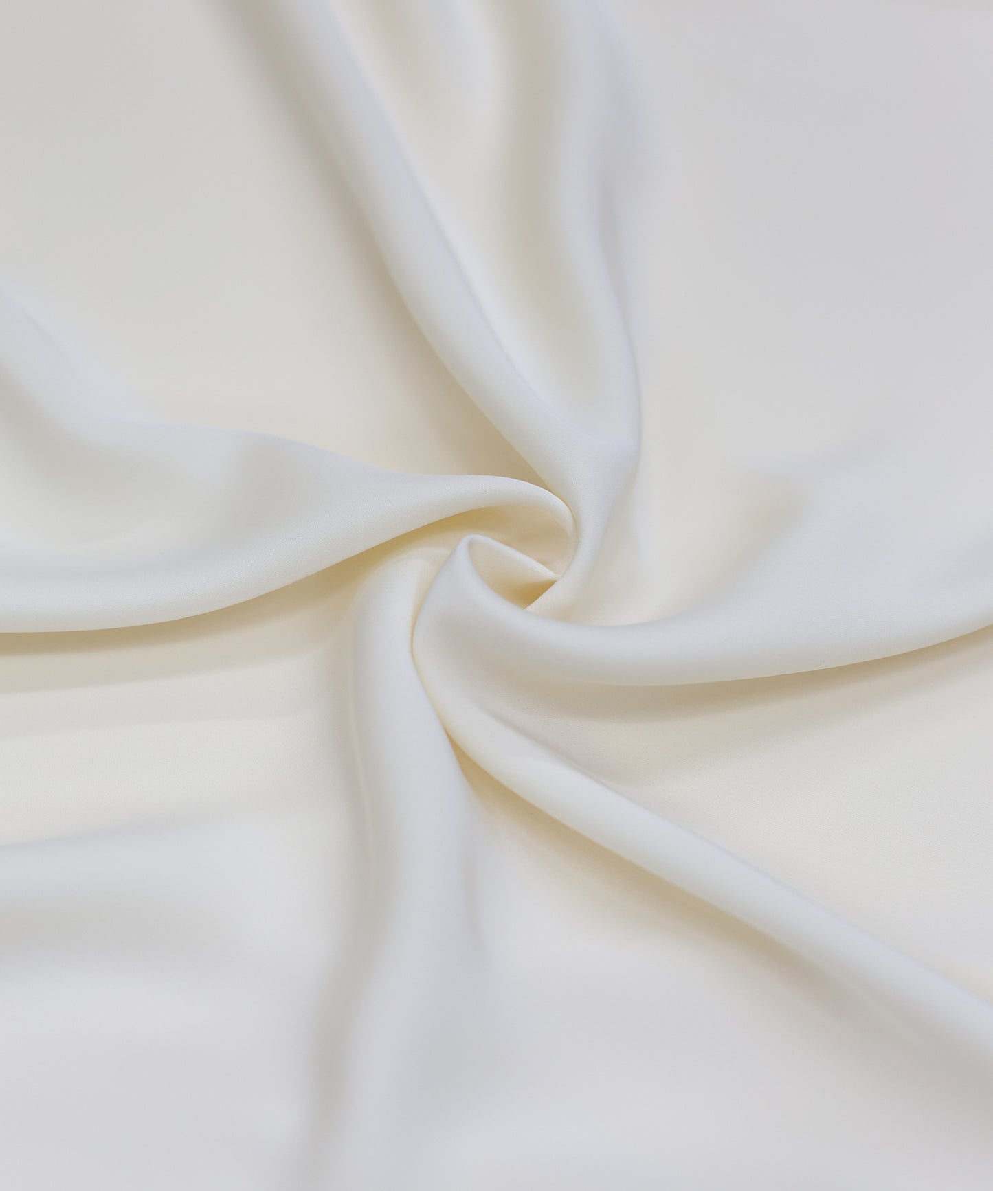 パール＆ビジュー付きスタンドカラーブラウス【ネコポス】