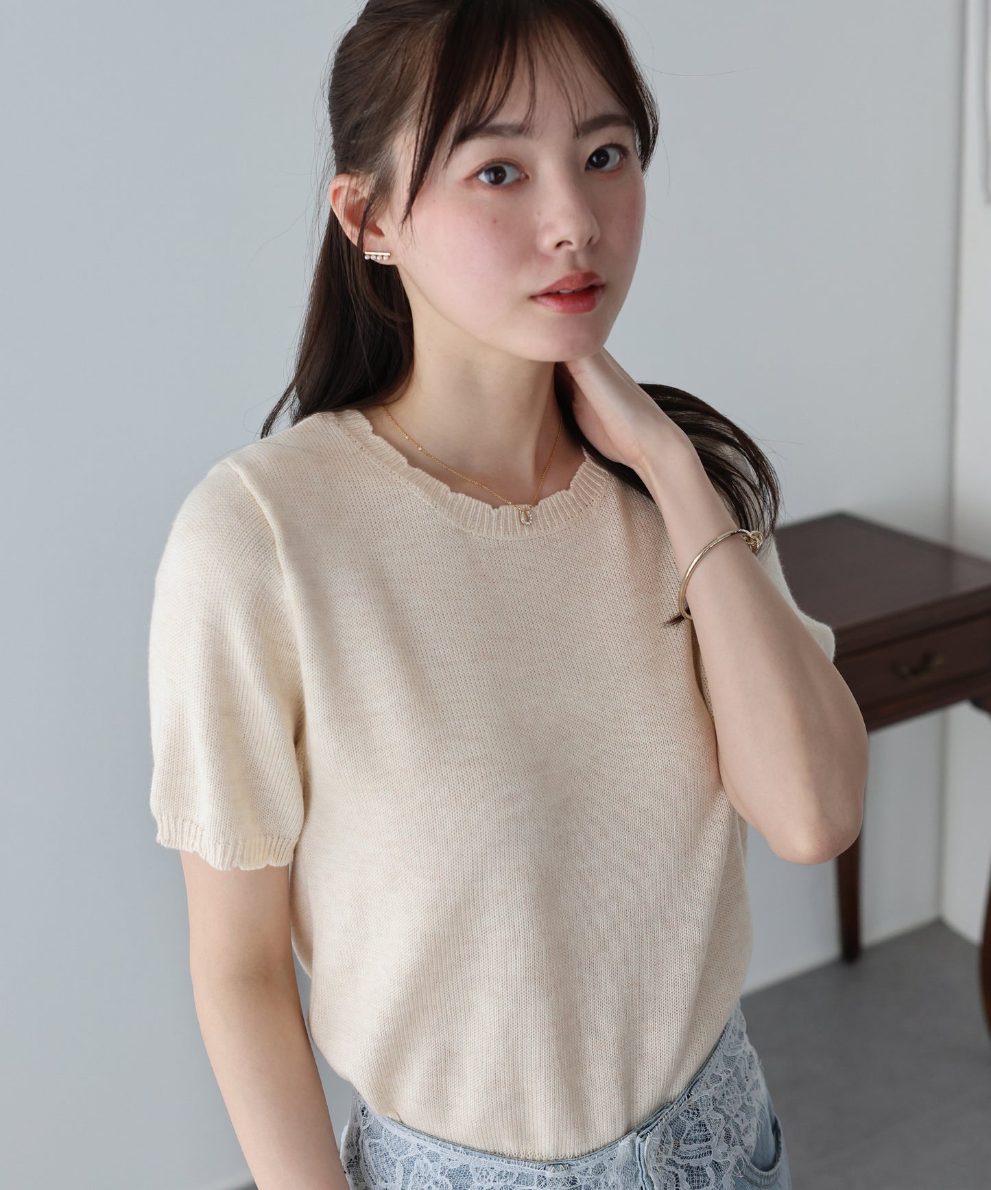 スカラップパフスリーブニット