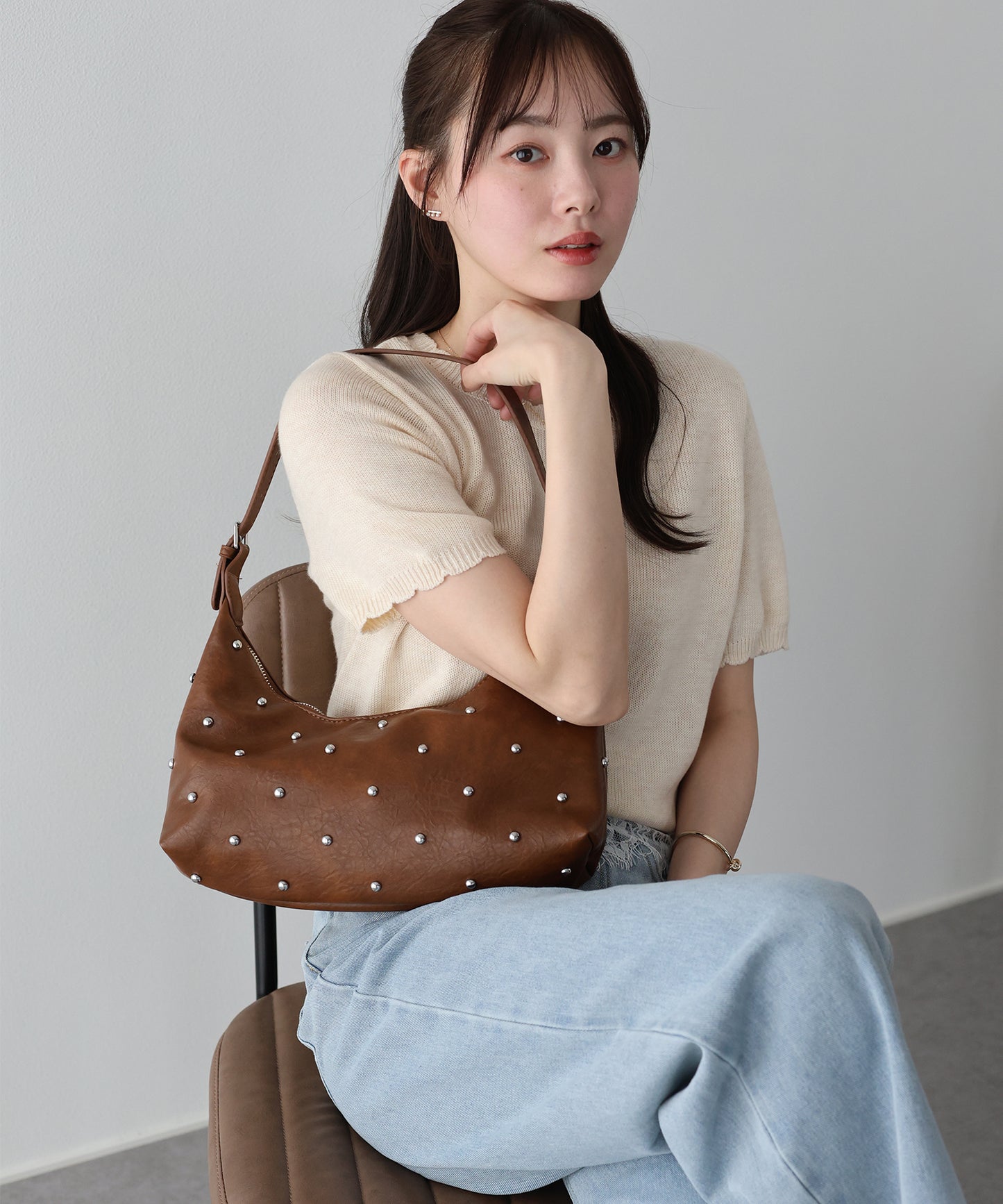 【早割5％OFF】スタッズハンドバッグ