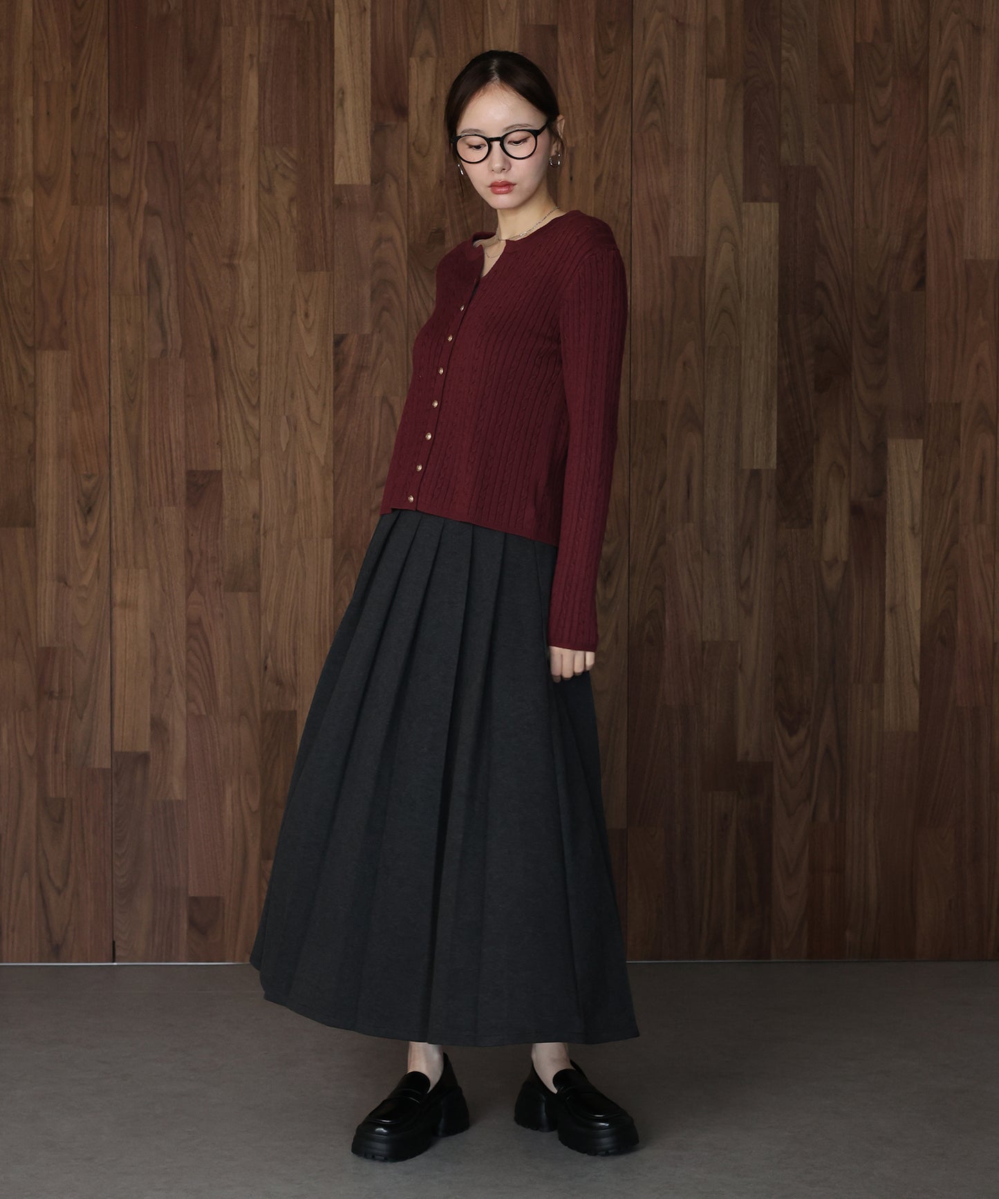 ゴールドボタンケーブルクルーカーディガン