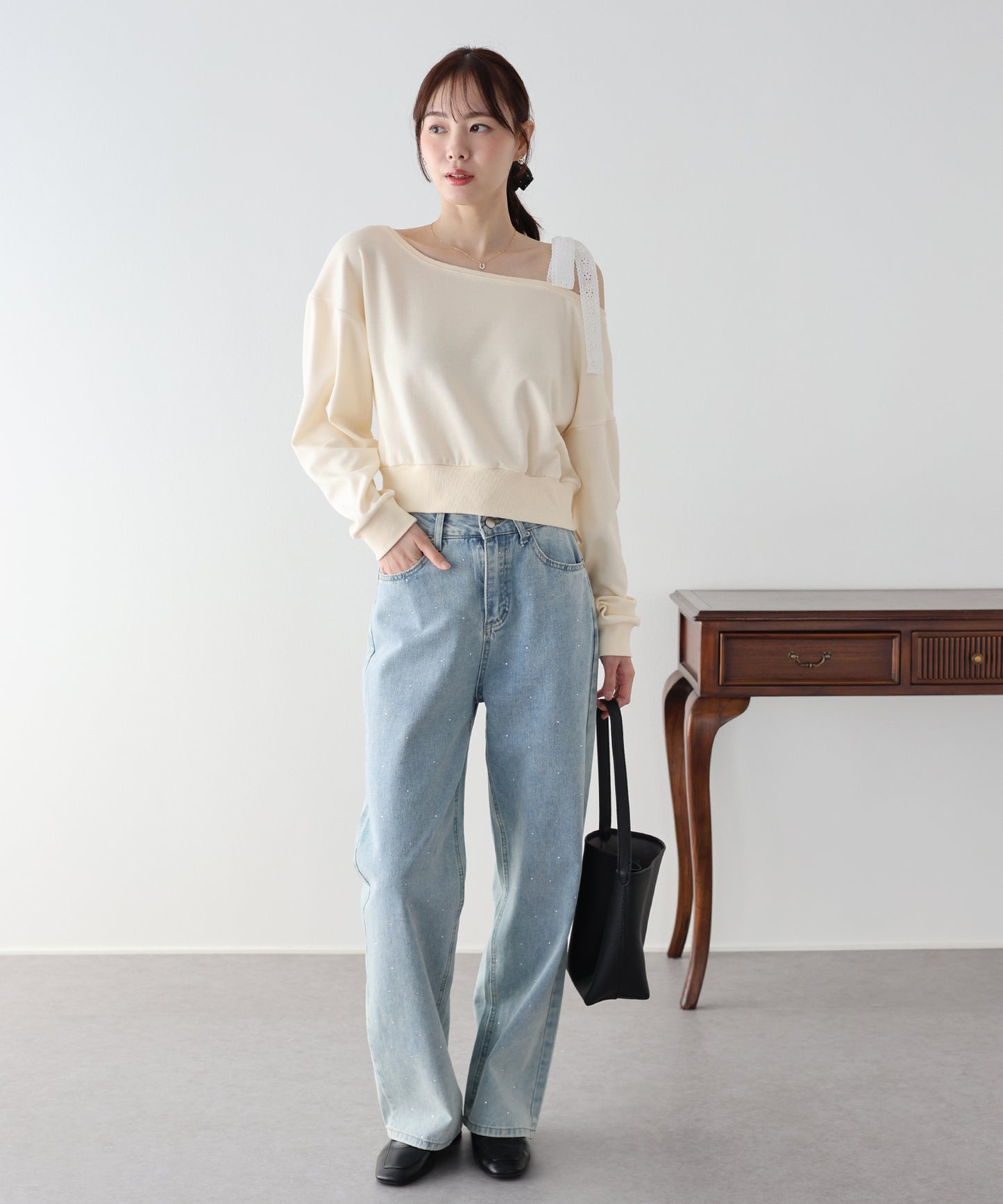 レースリボンオフショルスウェット