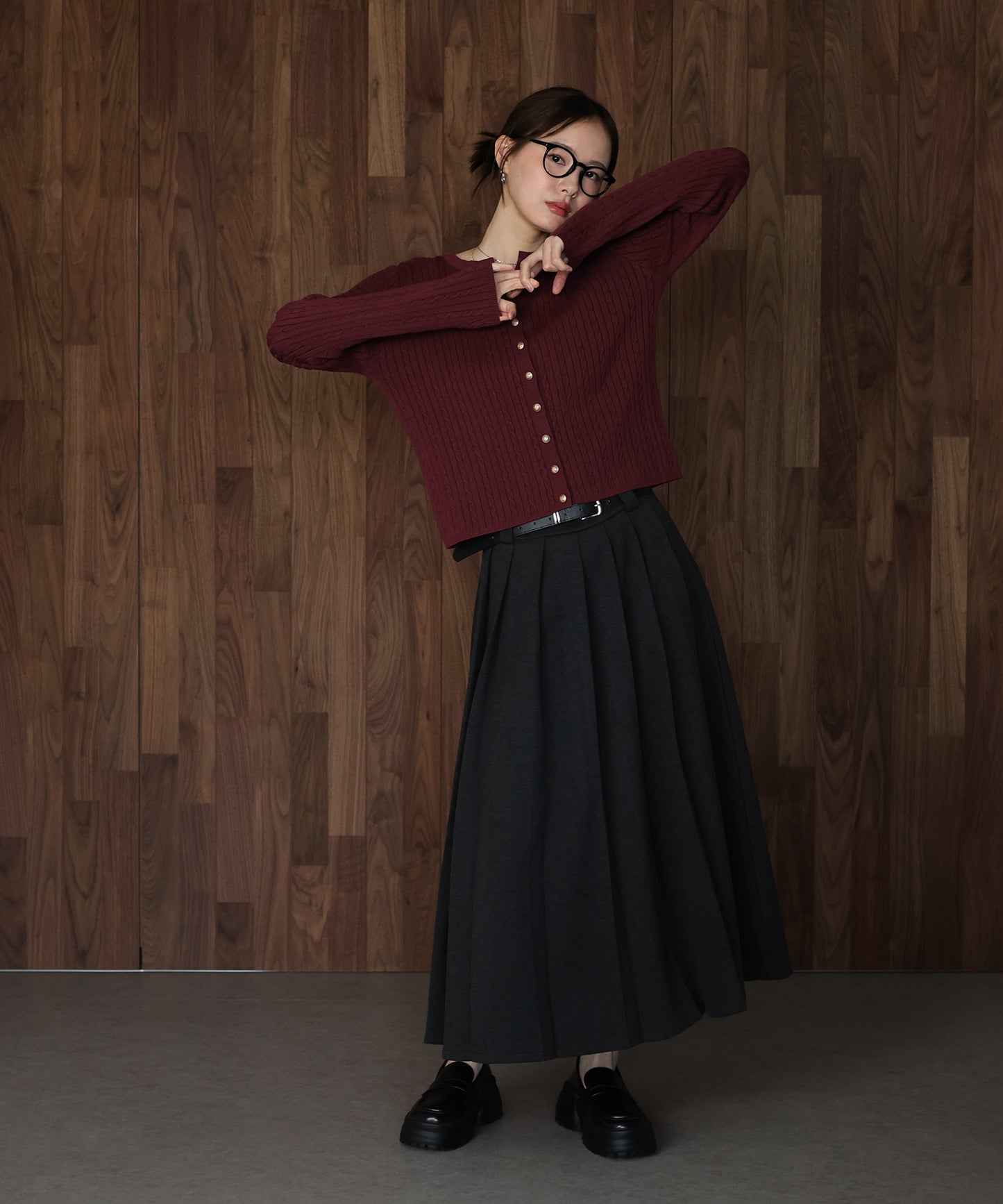 ゴールドボタンケーブルクルーカーディガン