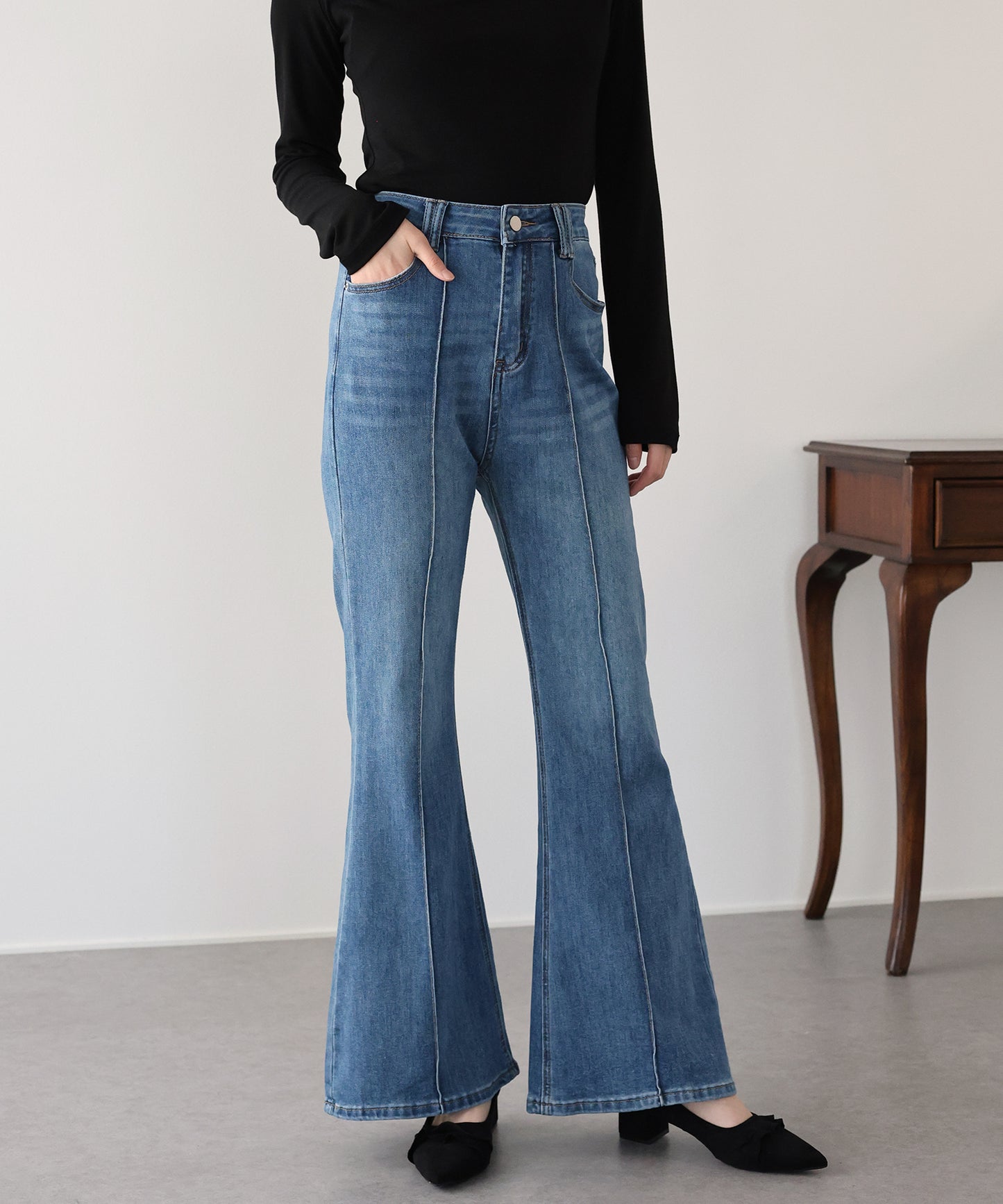 センタープレスフレアデニム