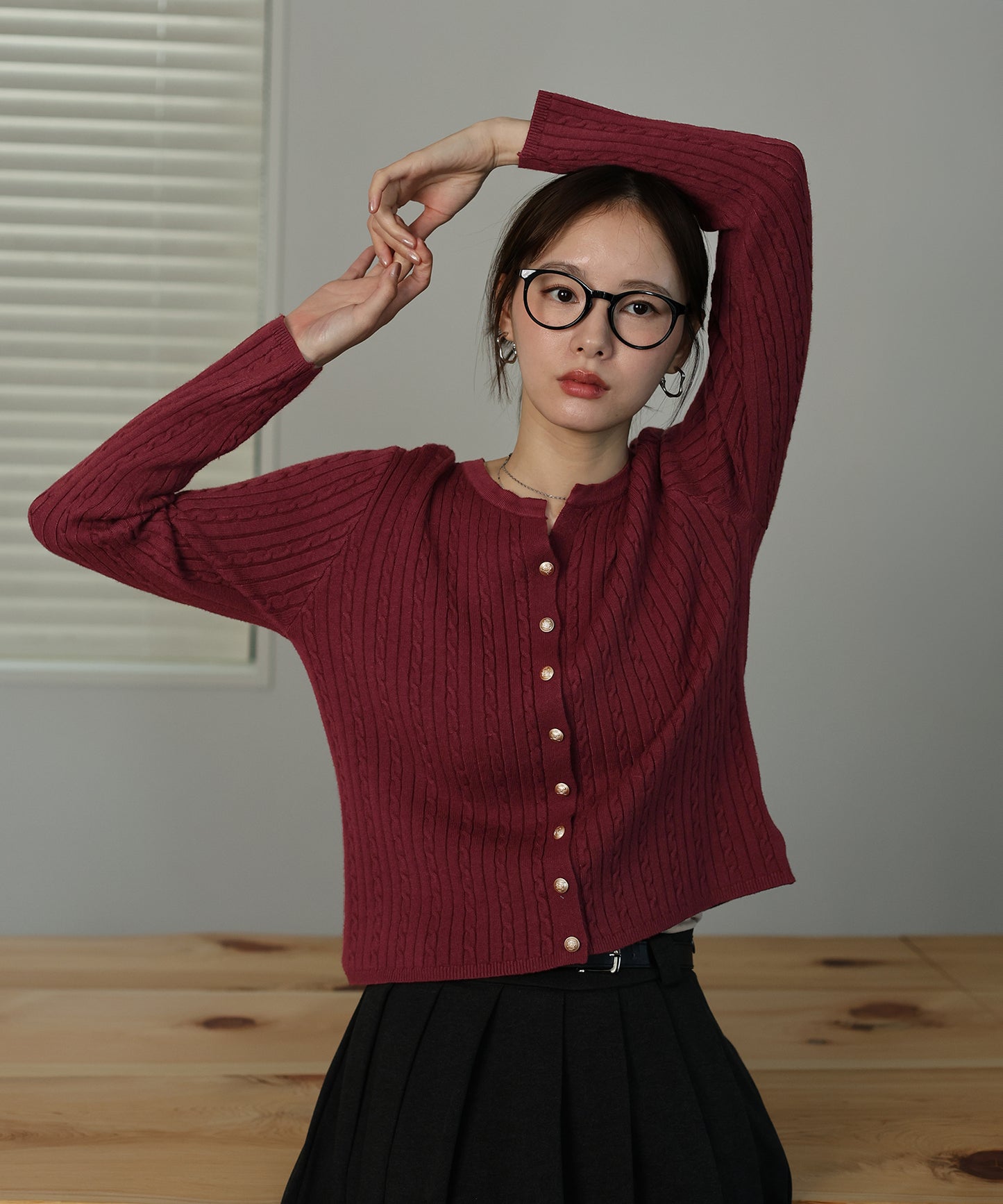 ゴールドボタンケーブルクルーカーディガン