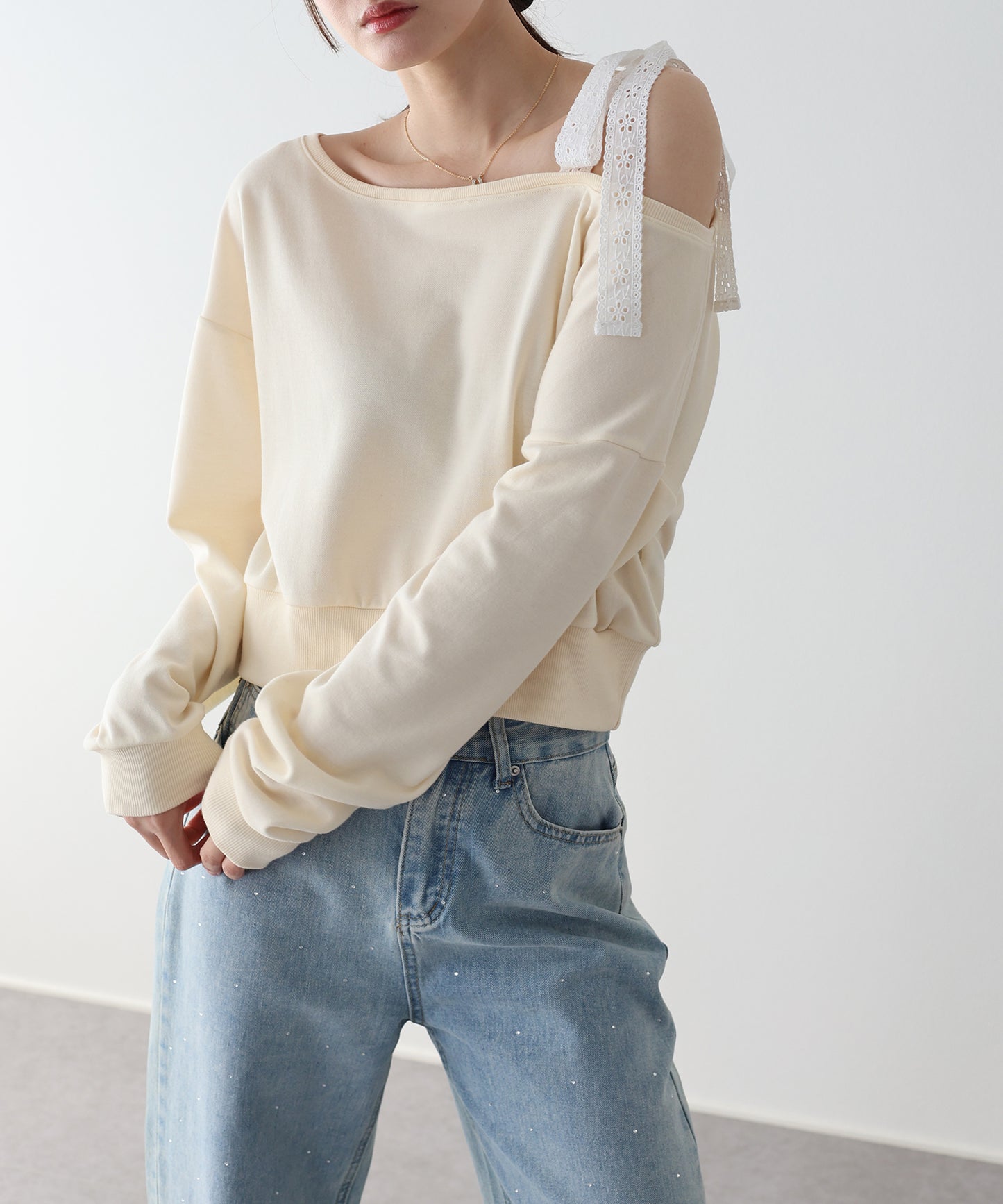 レースリボンオフショルスウェット