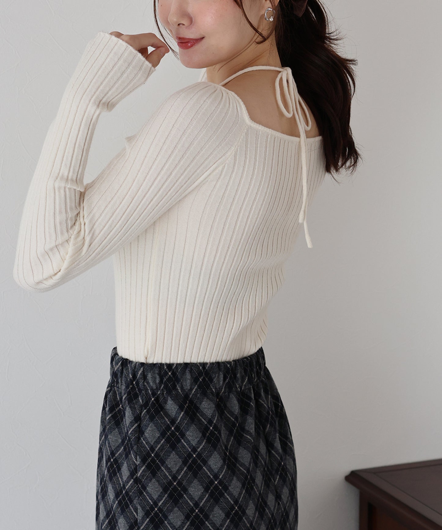 リボンチョーカーリブニット