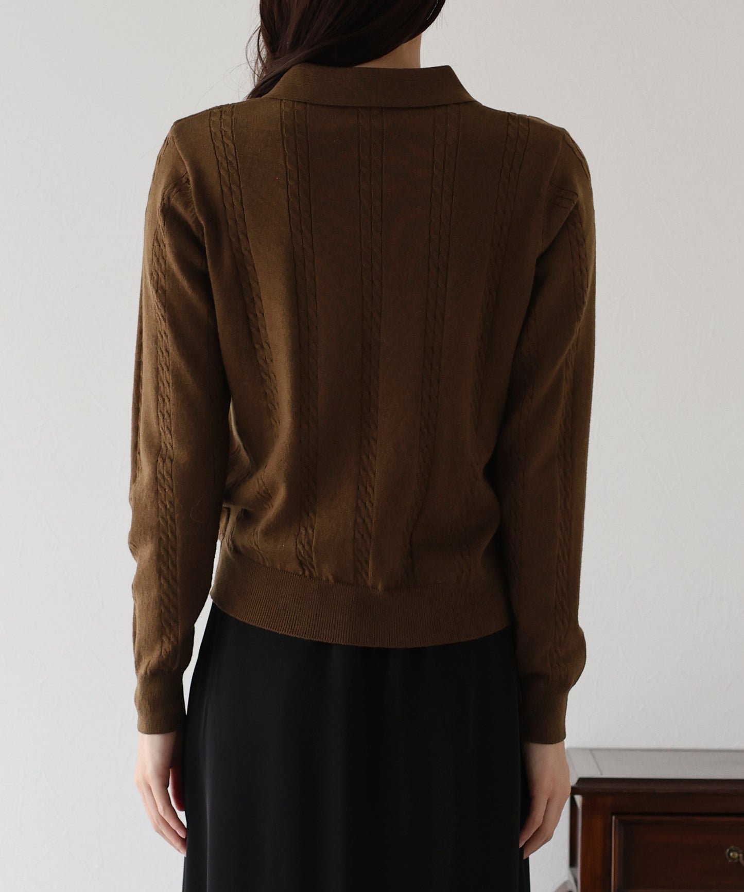 ワンポイントリボン刺繍ケーブルニット