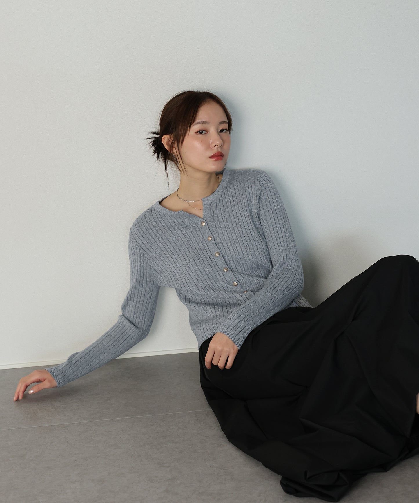 ゴールドボタンケーブルクルーカーディガン