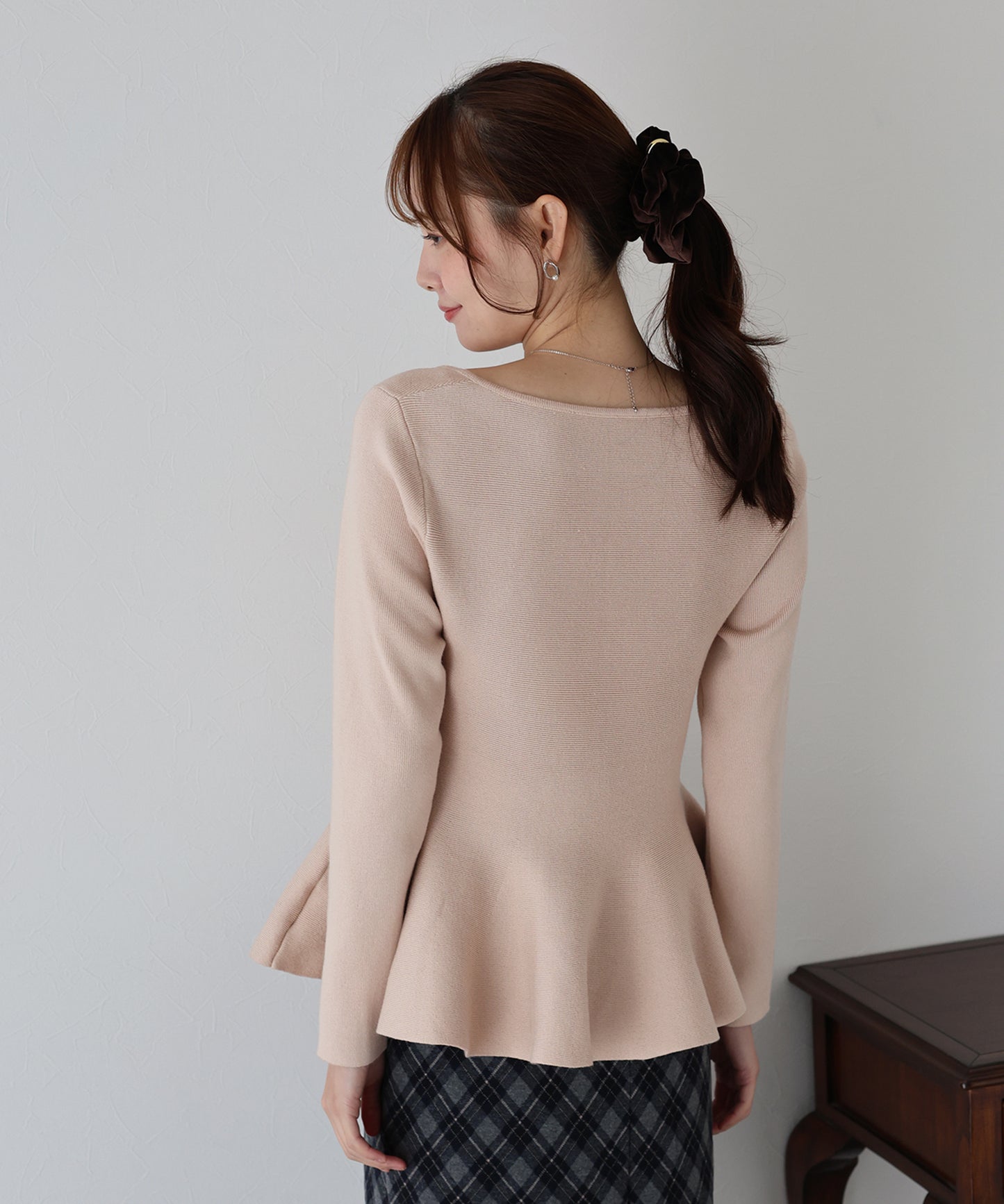 【TIME SALE】ハートネックペプラムニット