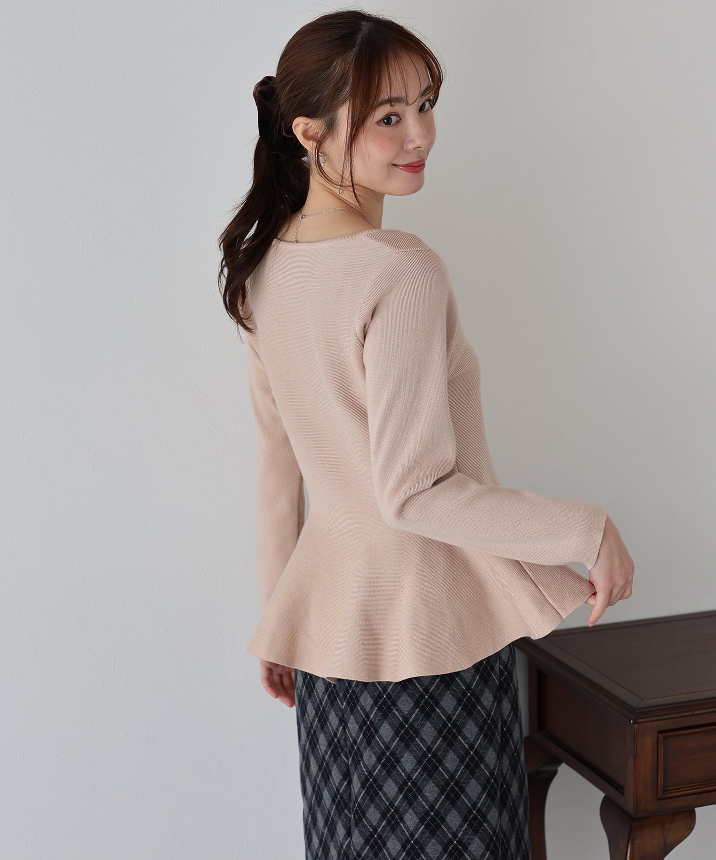 【TIME SALE】ハートネックペプラムニット