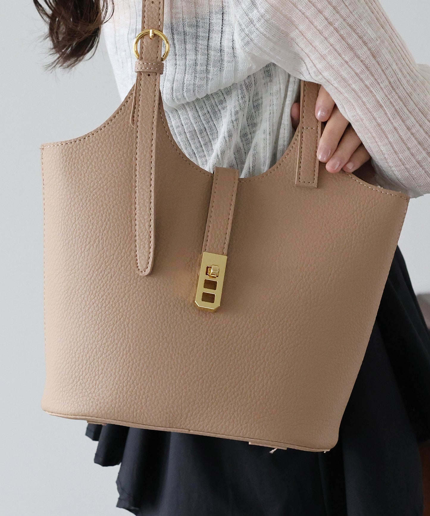 フェイクレザートートバッグ