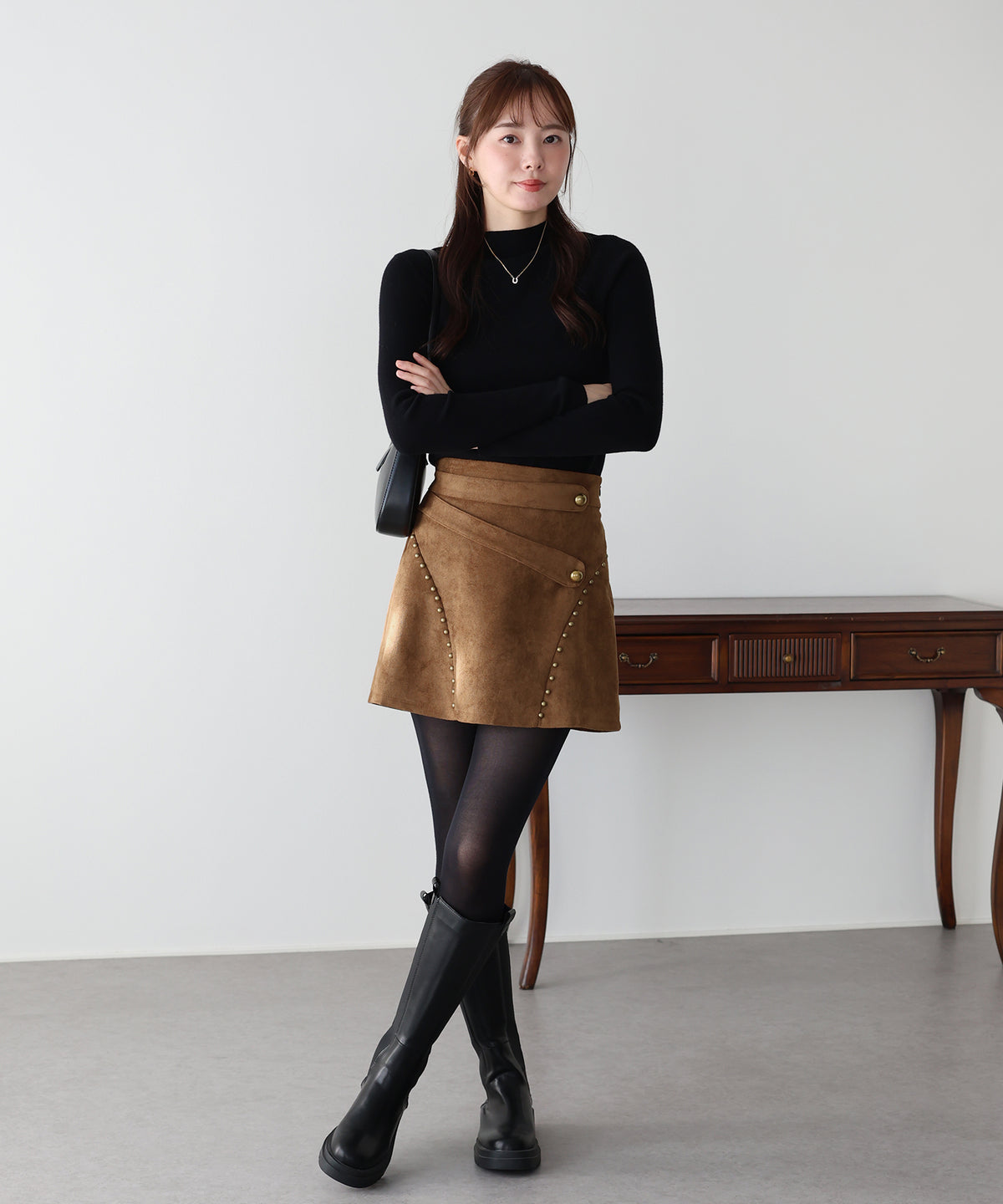 【早割5％OFF】アシンメトリーデザインスタッズミニスカート