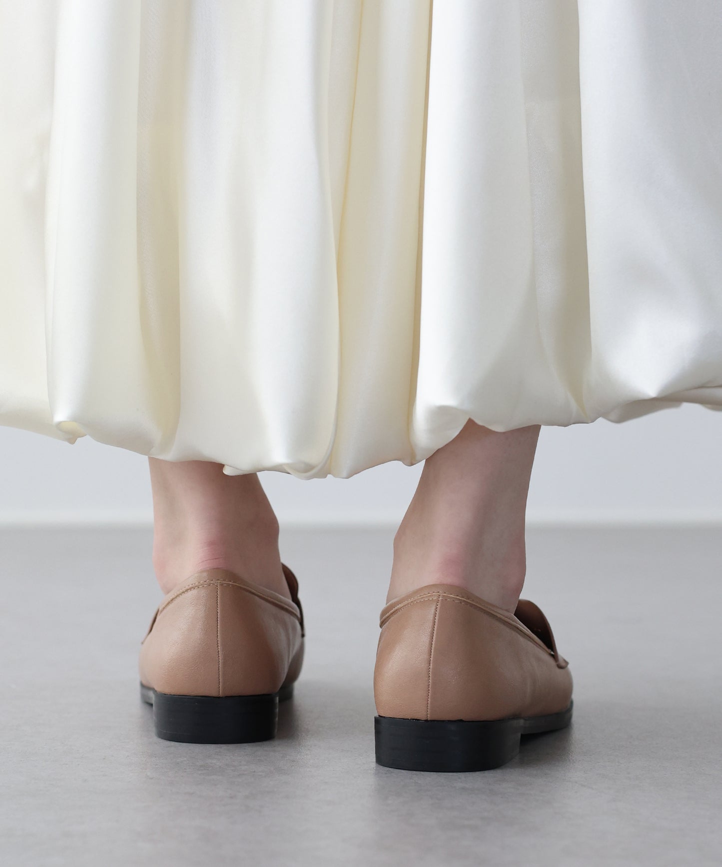 ゴールドモチーフローファー