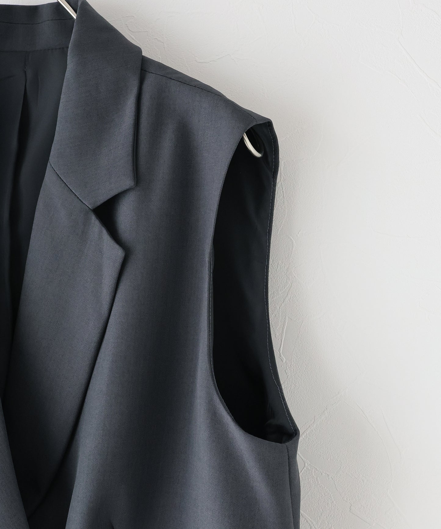 【TIME SALE】ニュアンスボタンテーラードジレ[ J by blue ]