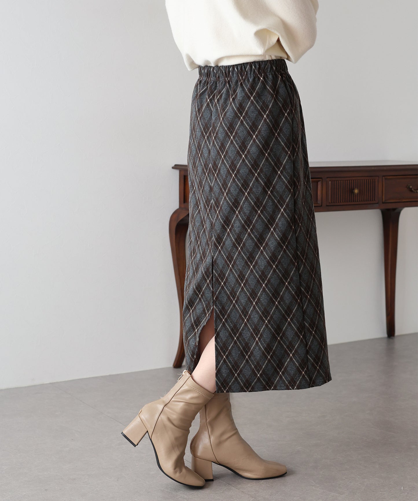 チェック柄タイトスカート