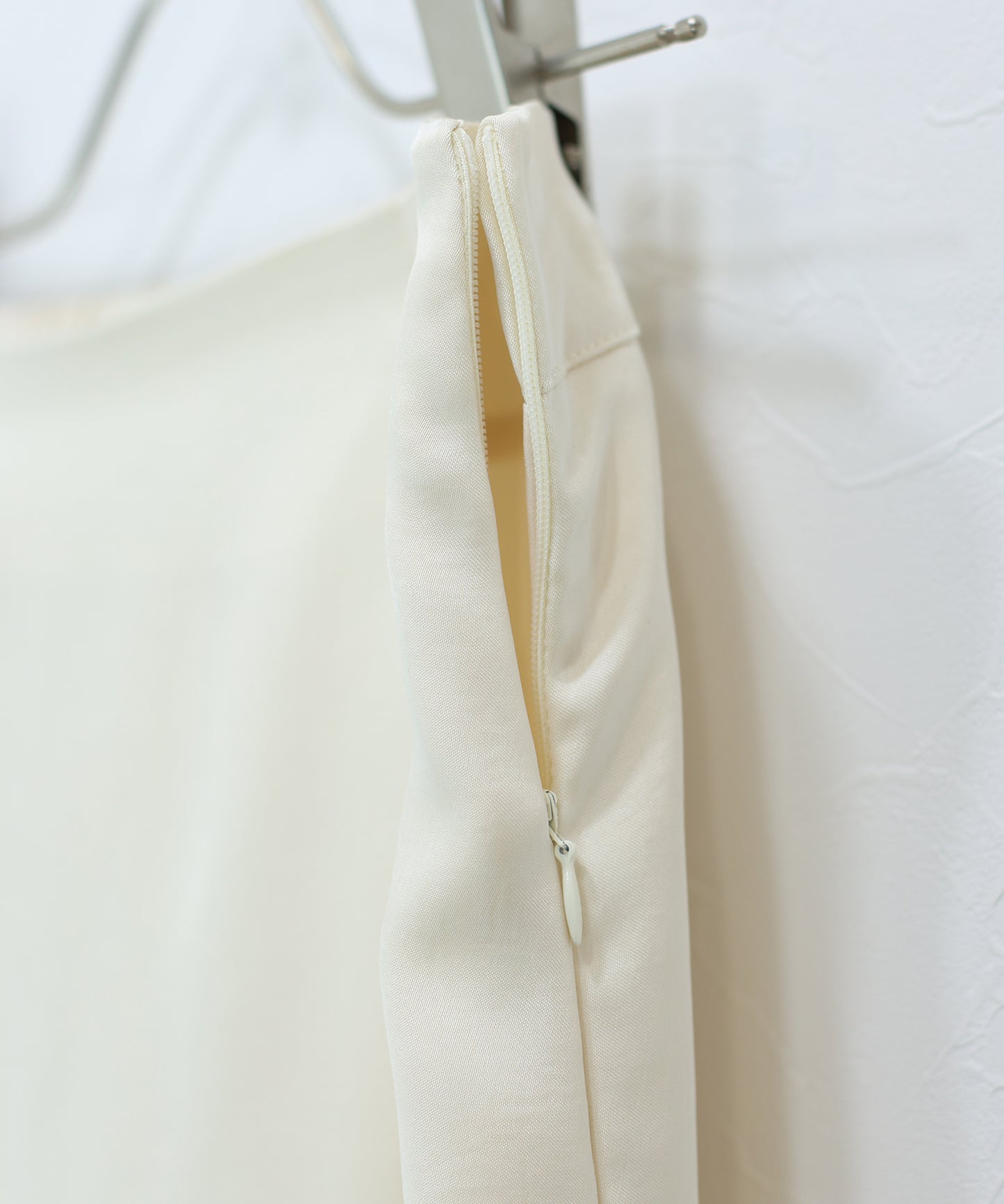【早割5％OFF】ヘムレースサテンスカート