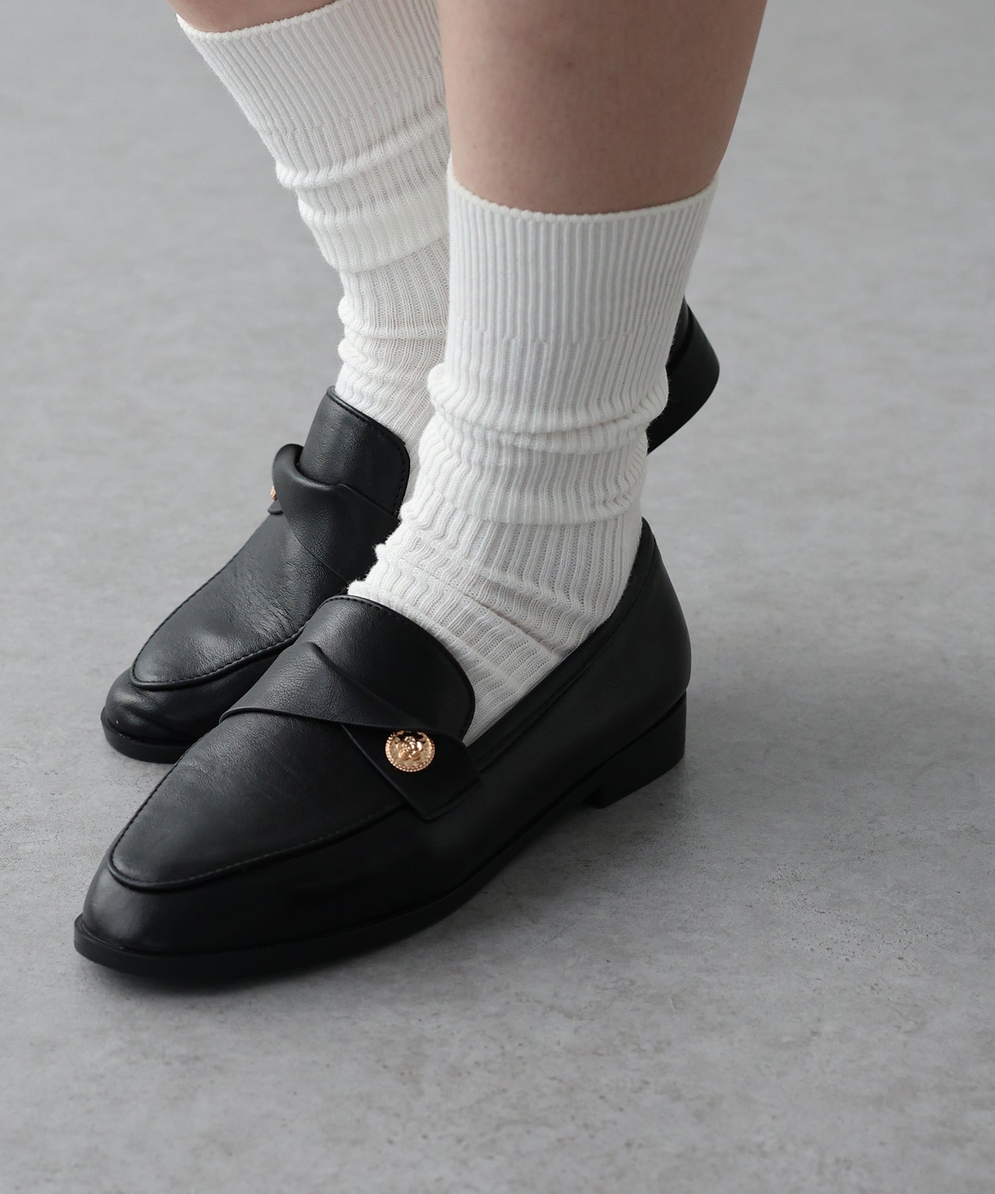 ゴールドモチーフローファー