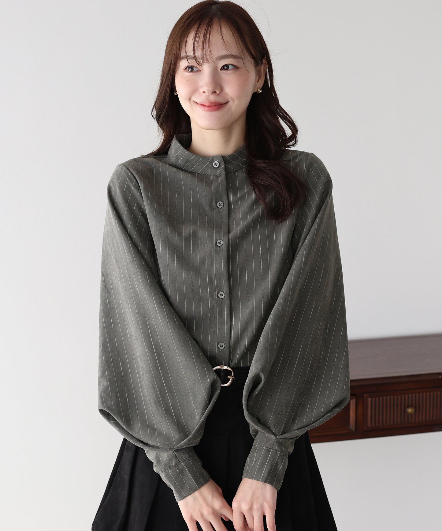 スタンドカラーボリュームスリーブシャツ