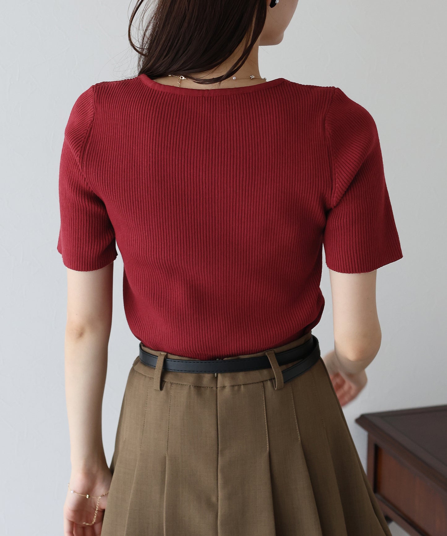 【TIME SALE】ハートネックリブニット