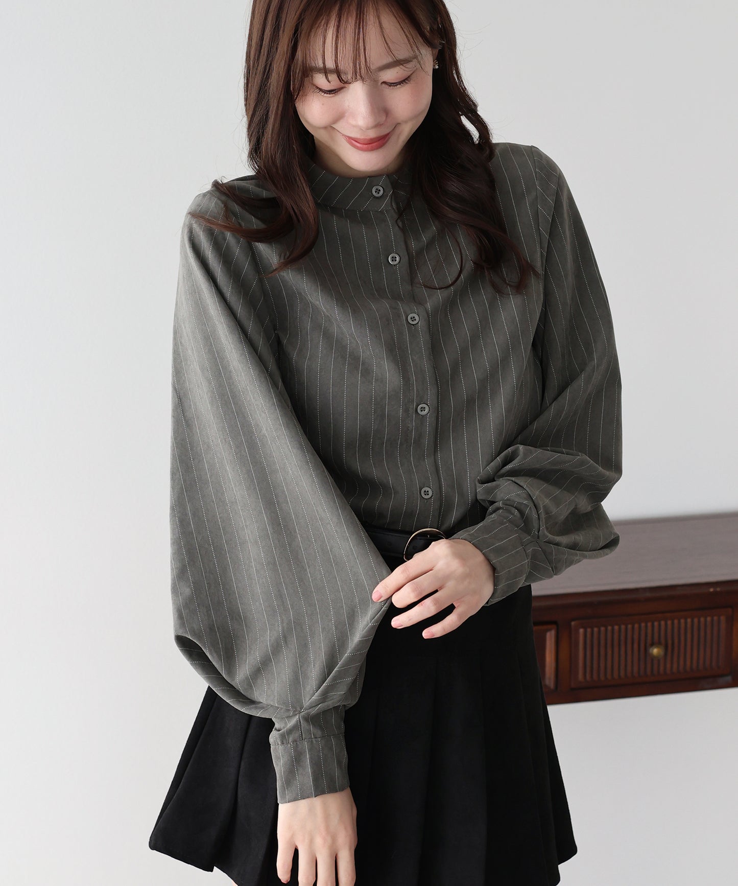 スタンドカラーボリュームスリーブシャツ