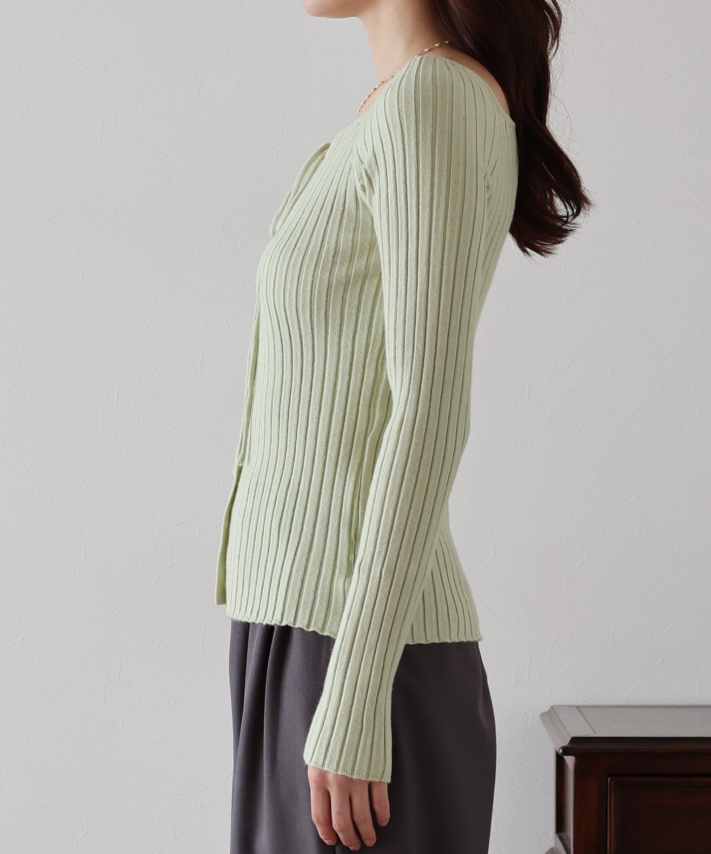 リボンチョーカーリブニット