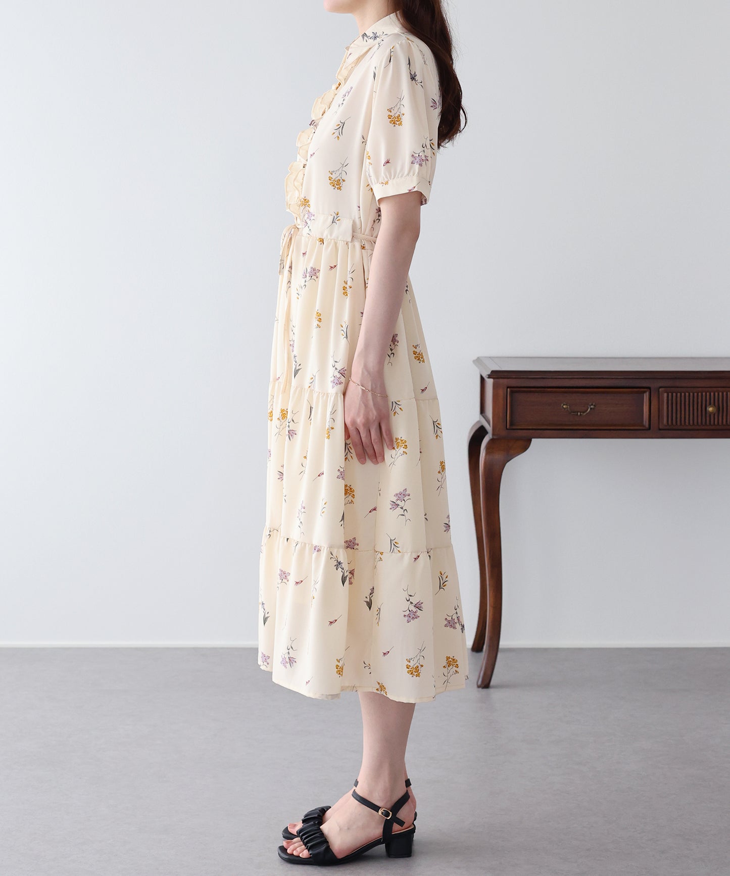 【早割5％OFF】フロントフリルワンピース