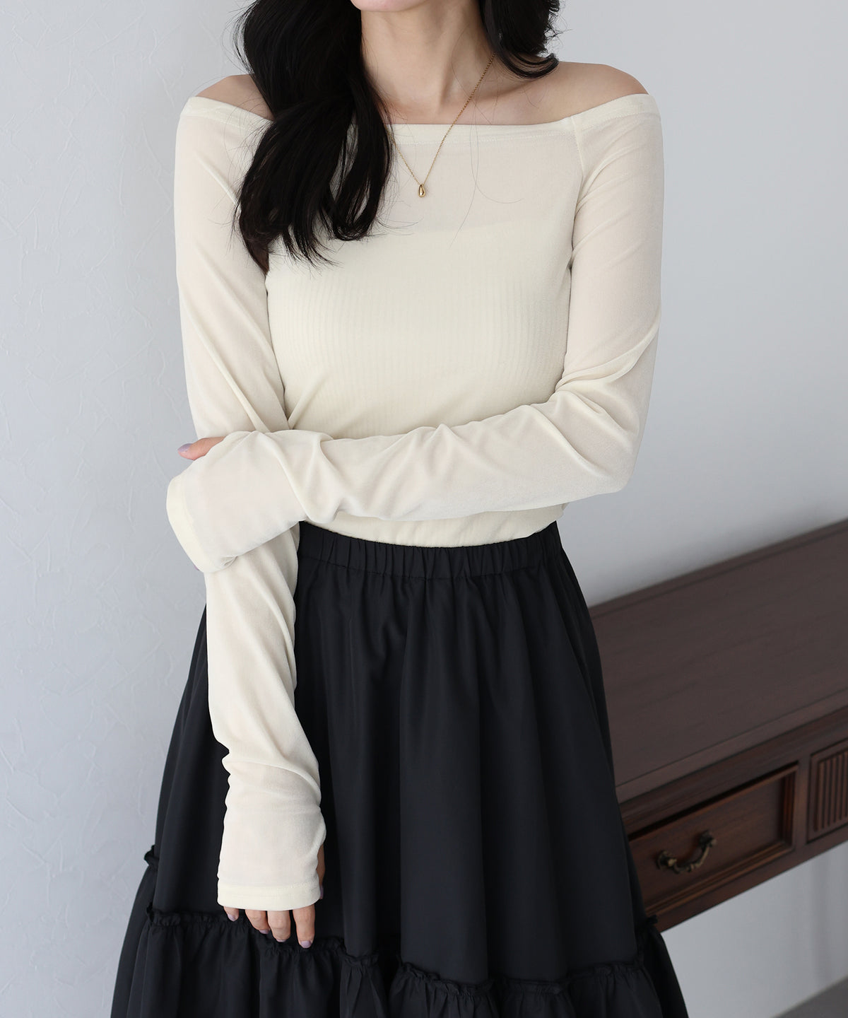 シアーベロアオフショルTシャツ【ネコポス】 – BLUE ONLINE