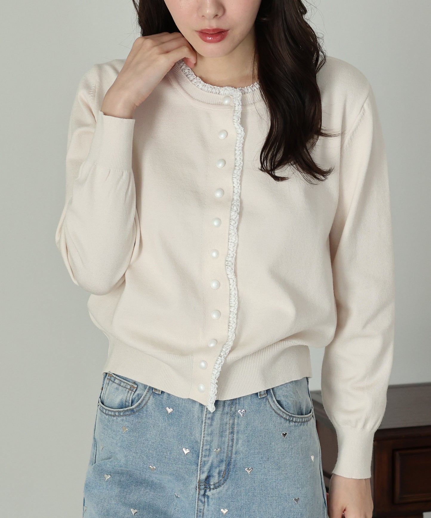 【早割5％OFF】レーストリムパールボタンカーディガン