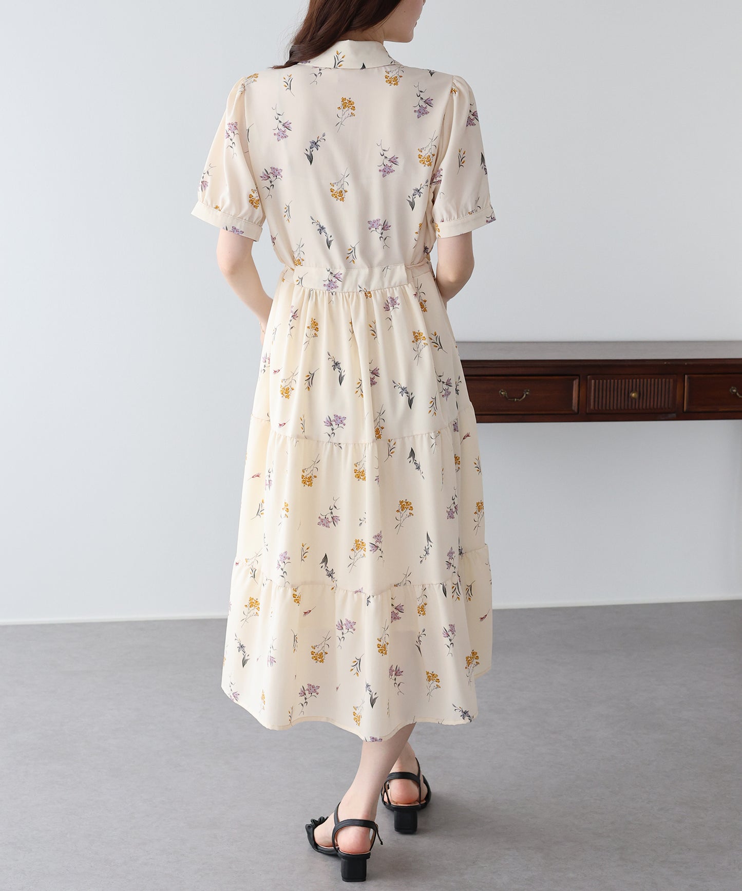 【早割5％OFF】フロントフリルワンピース