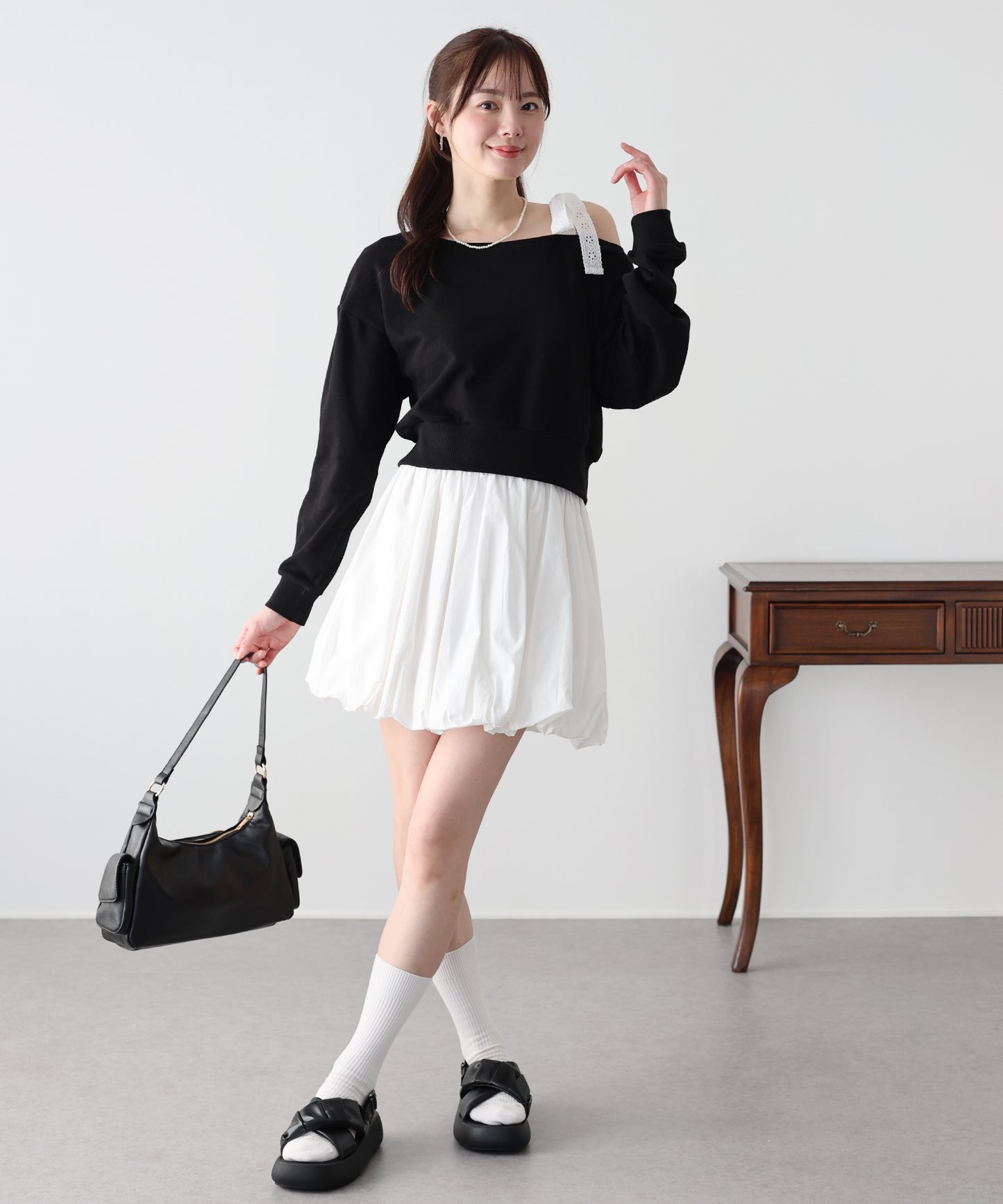 レースリボンオフショルスウェット