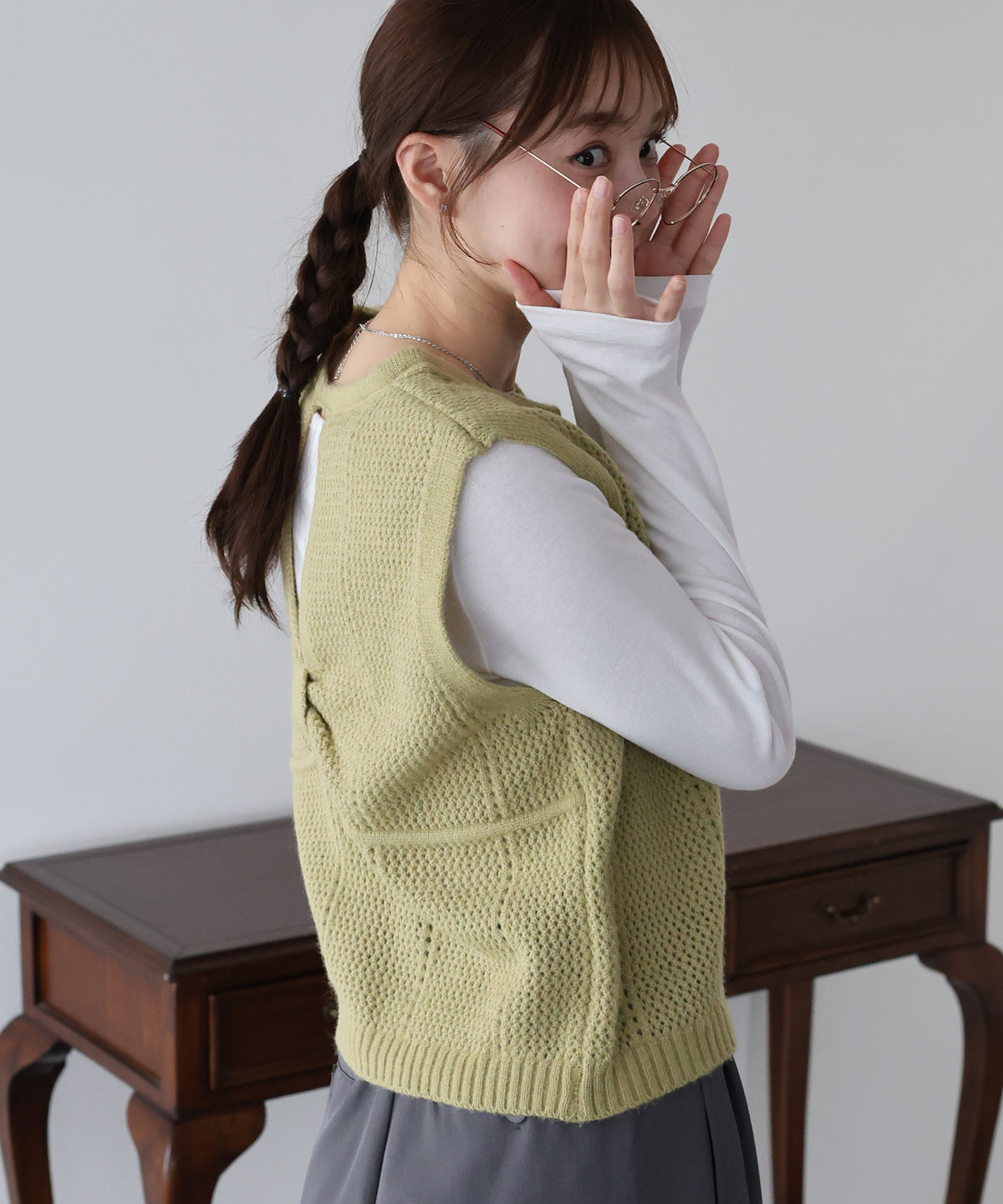 【早割5％OFF】バックデザインニットベスト