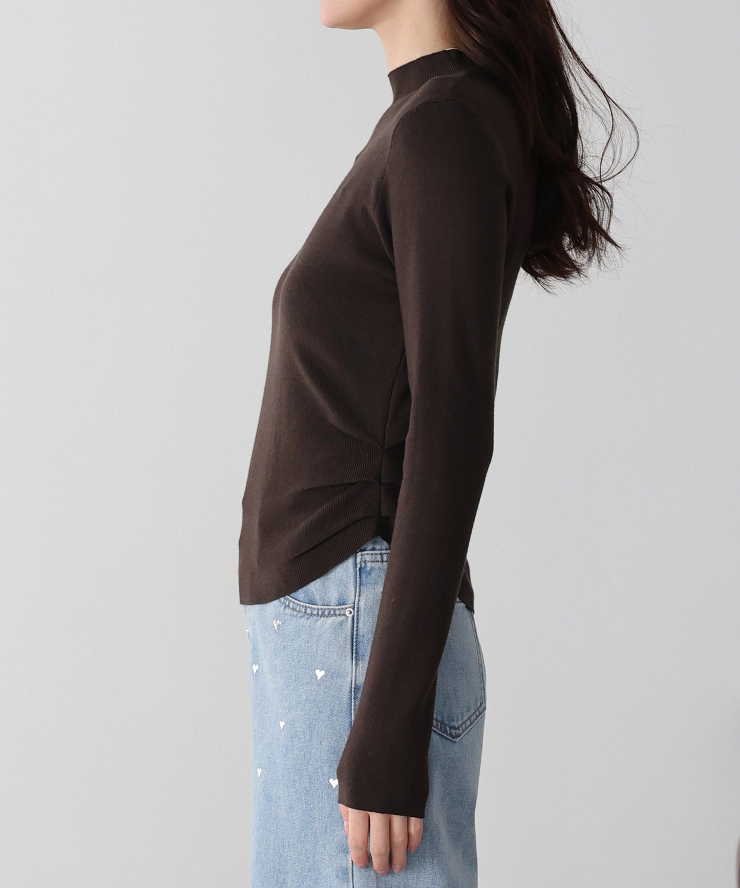 【早割5％OFF】サイドタックハイネックニット