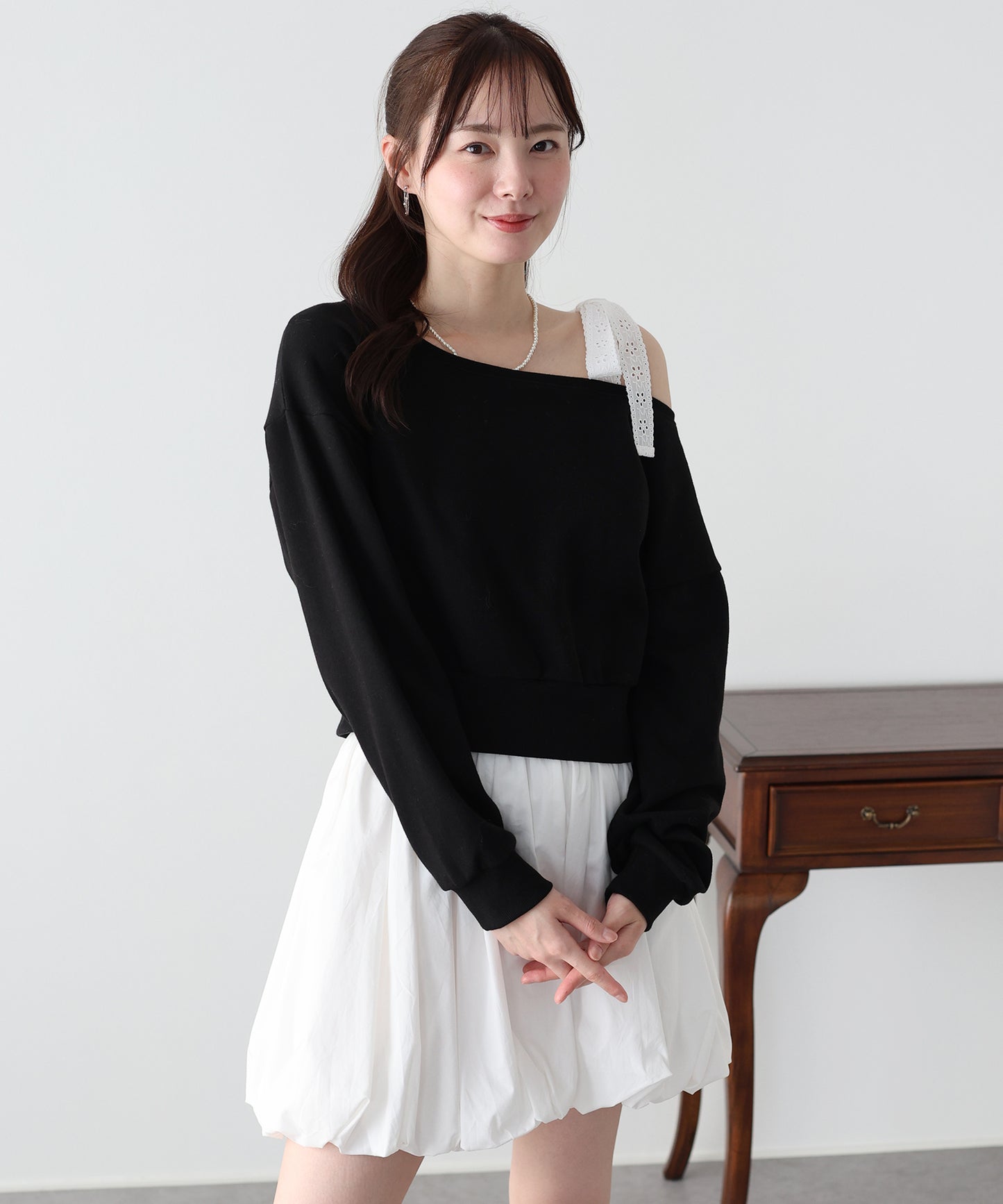 レースリボンオフショルスウェット