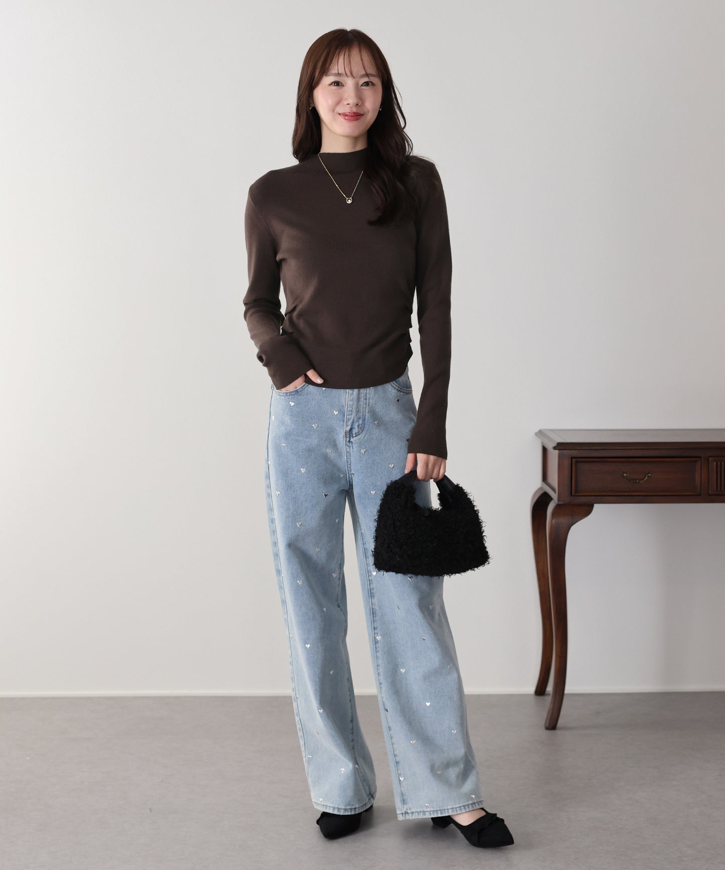 【早割5％OFF】サイドタックハイネックニット