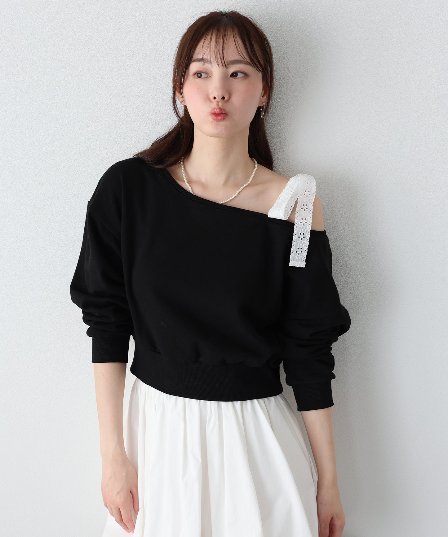 レースリボンオフショルスウェット