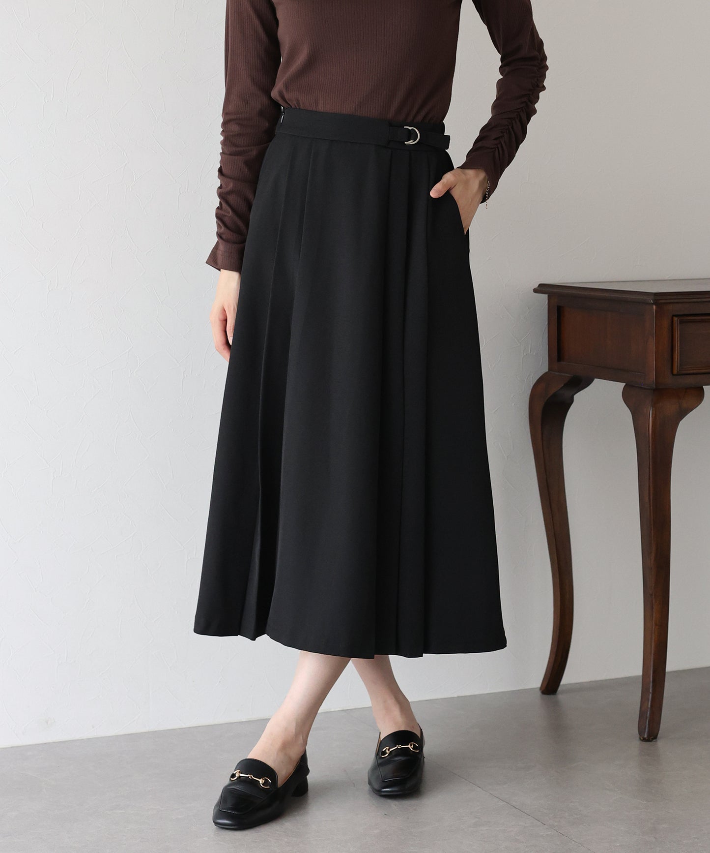 サイドベルトプリーツスカート