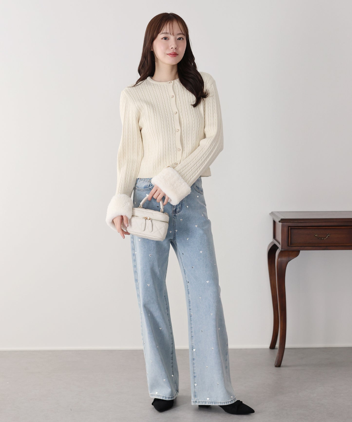 【早割5％OFF】袖ファーケーブルカーディガン