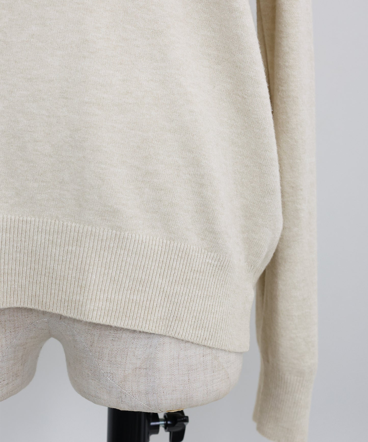 ウール混クルーネックニット