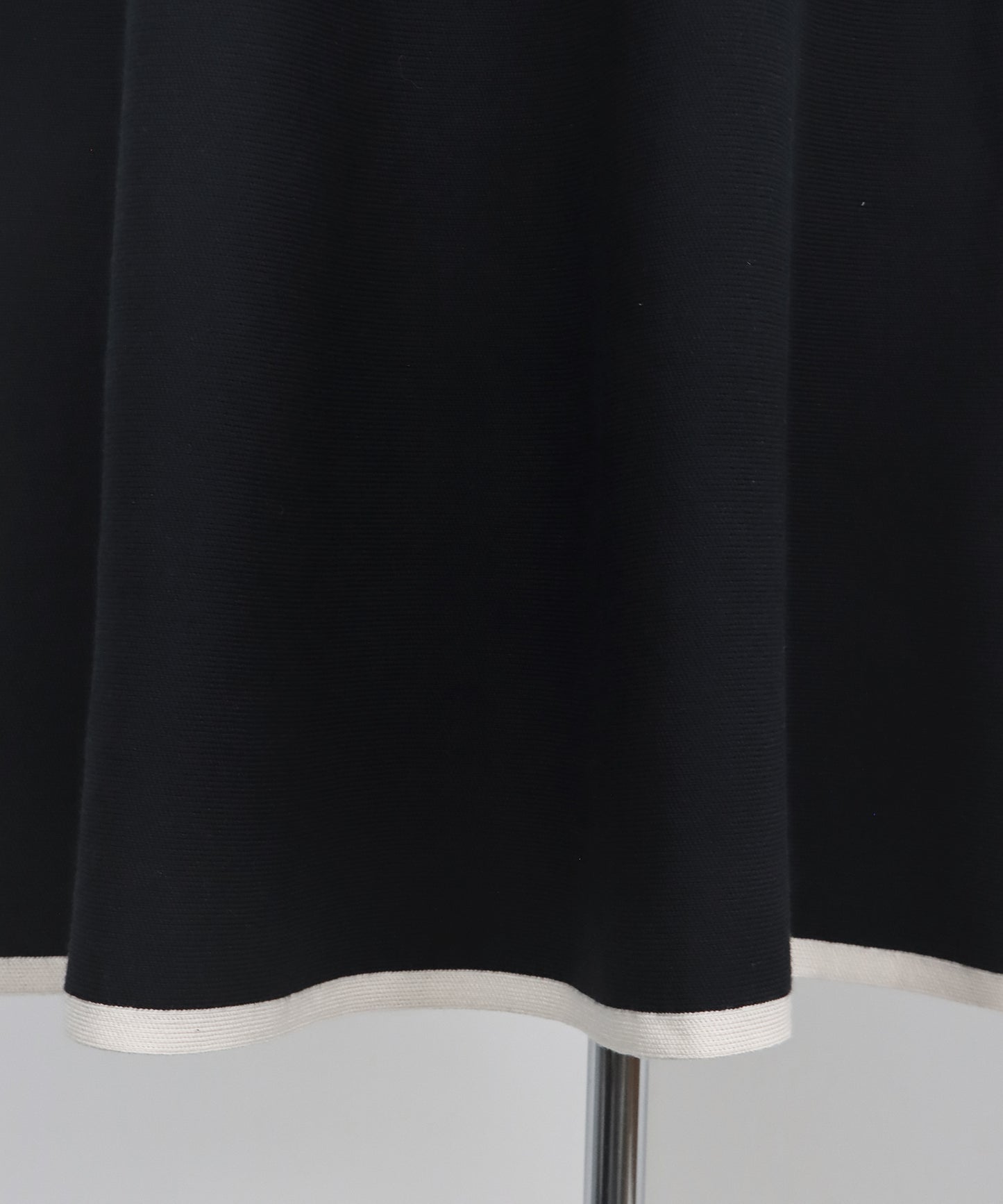 【TIME SALE】金ボタンバイカラーニットスカート