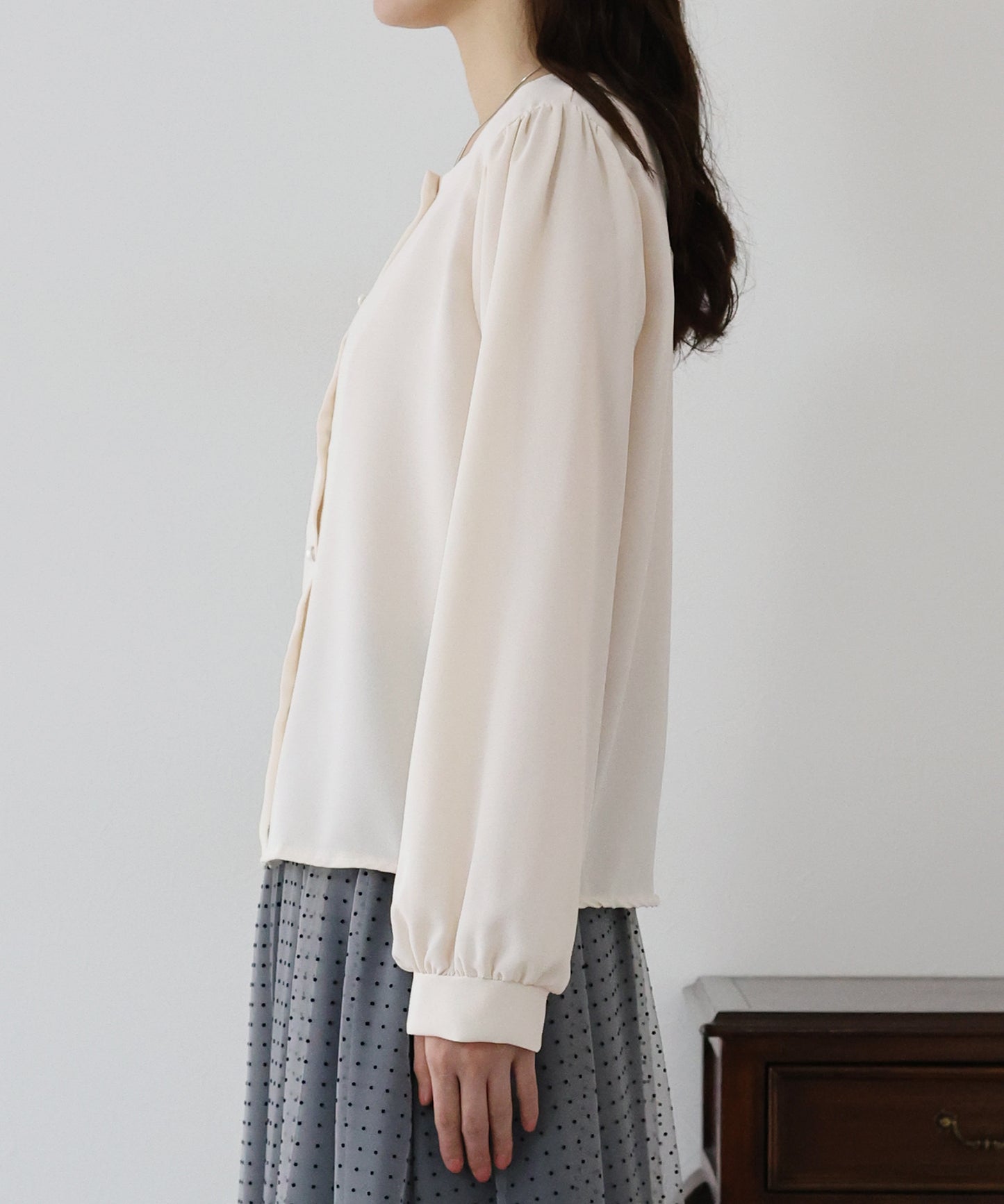 スクエアネックパールボタンブラウス【ネコポス】