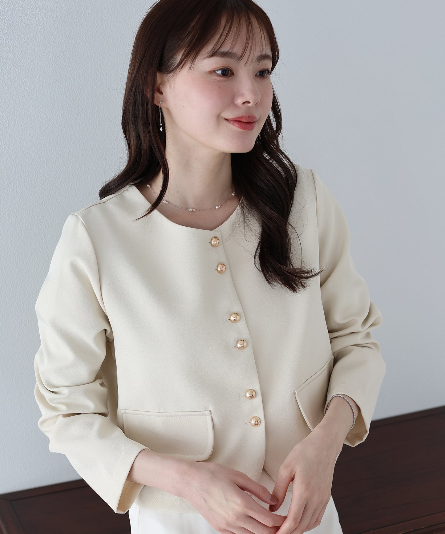 【早割5％OFF】ゴールドボタンノーカラージャケット