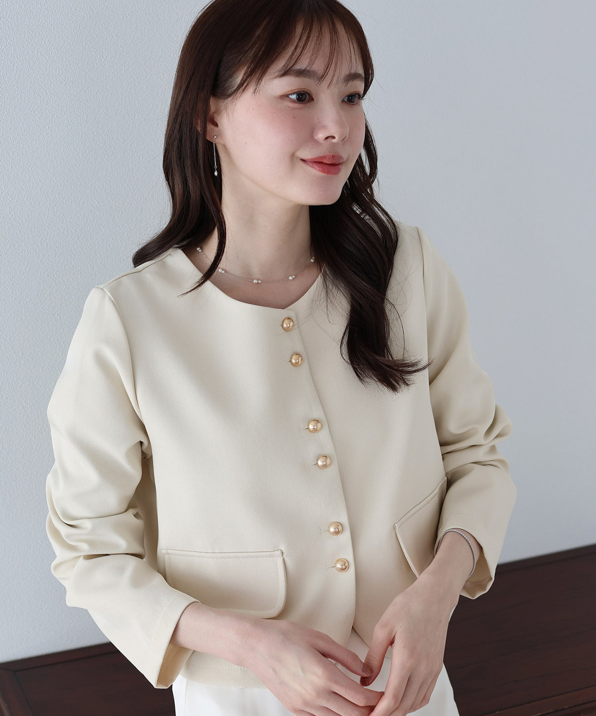 【早割5％OFF】ゴールドボタンノーカラージャケット