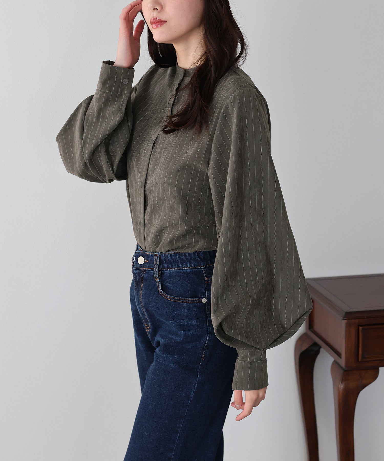 スタンドカラーボリュームスリーブシャツ – BLUE ONLINE