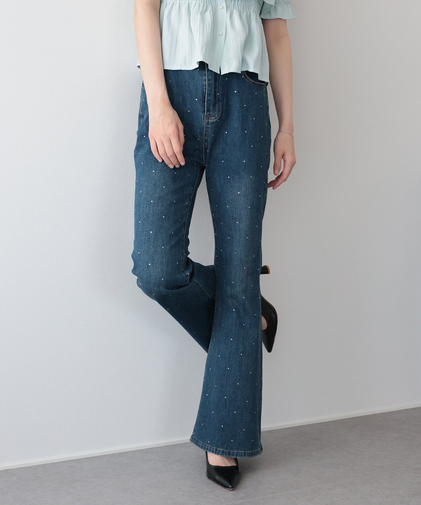 【早割5％OFF】ラインストーンフレアデニム