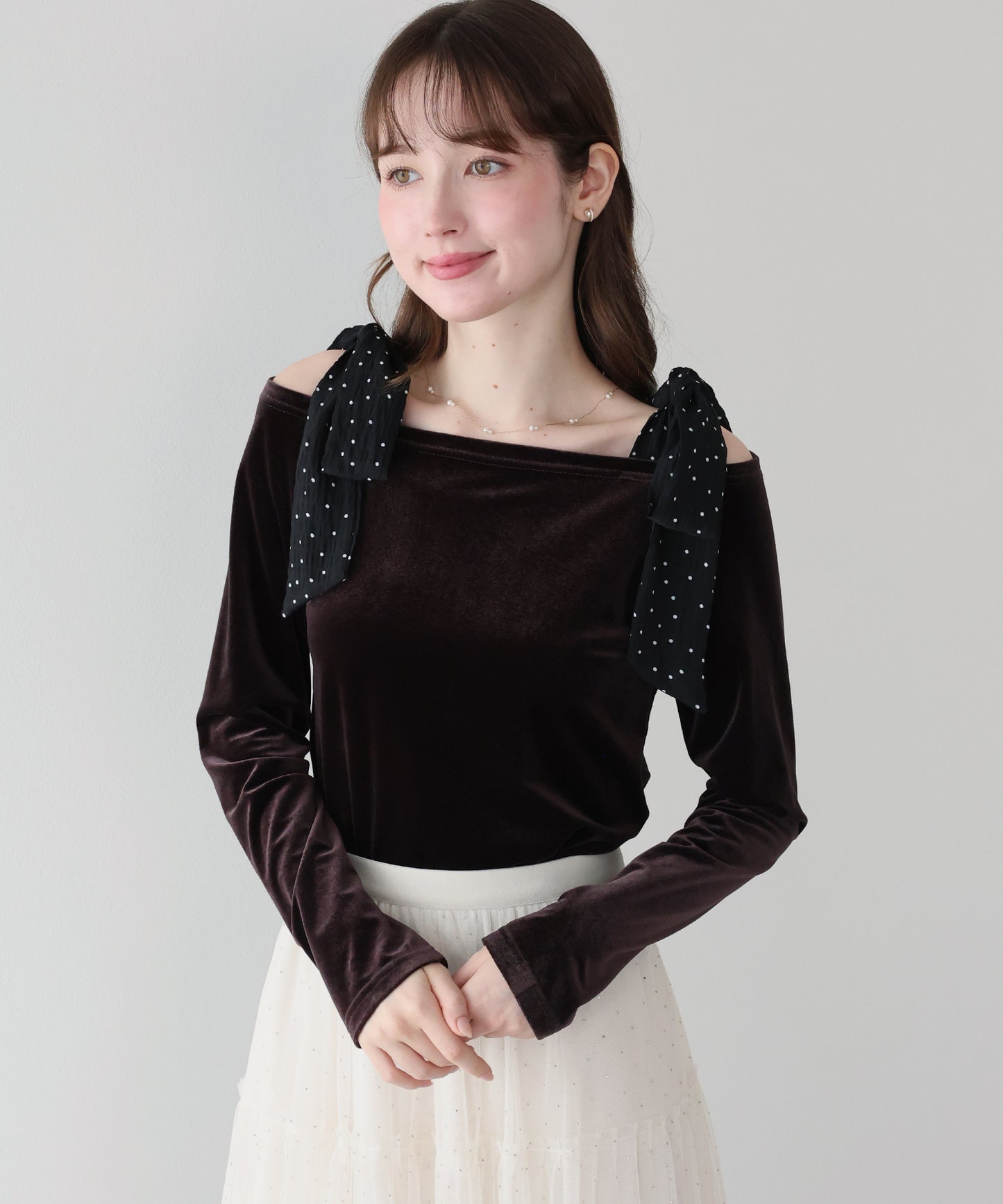 【早割5％OFF】ショルダードットリボンベロアトップス