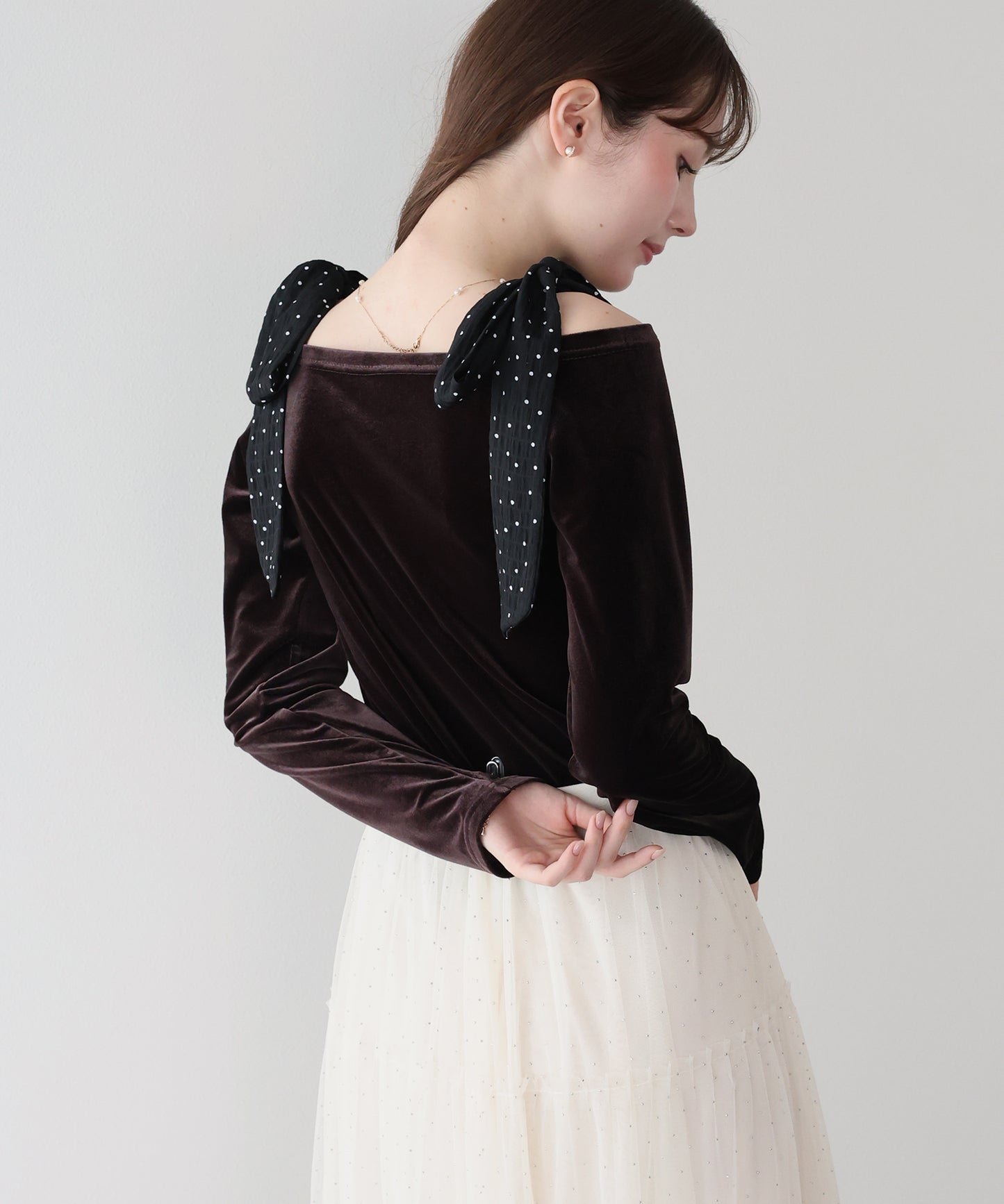 【早割5％OFF】ショルダードットリボンベロアトップス